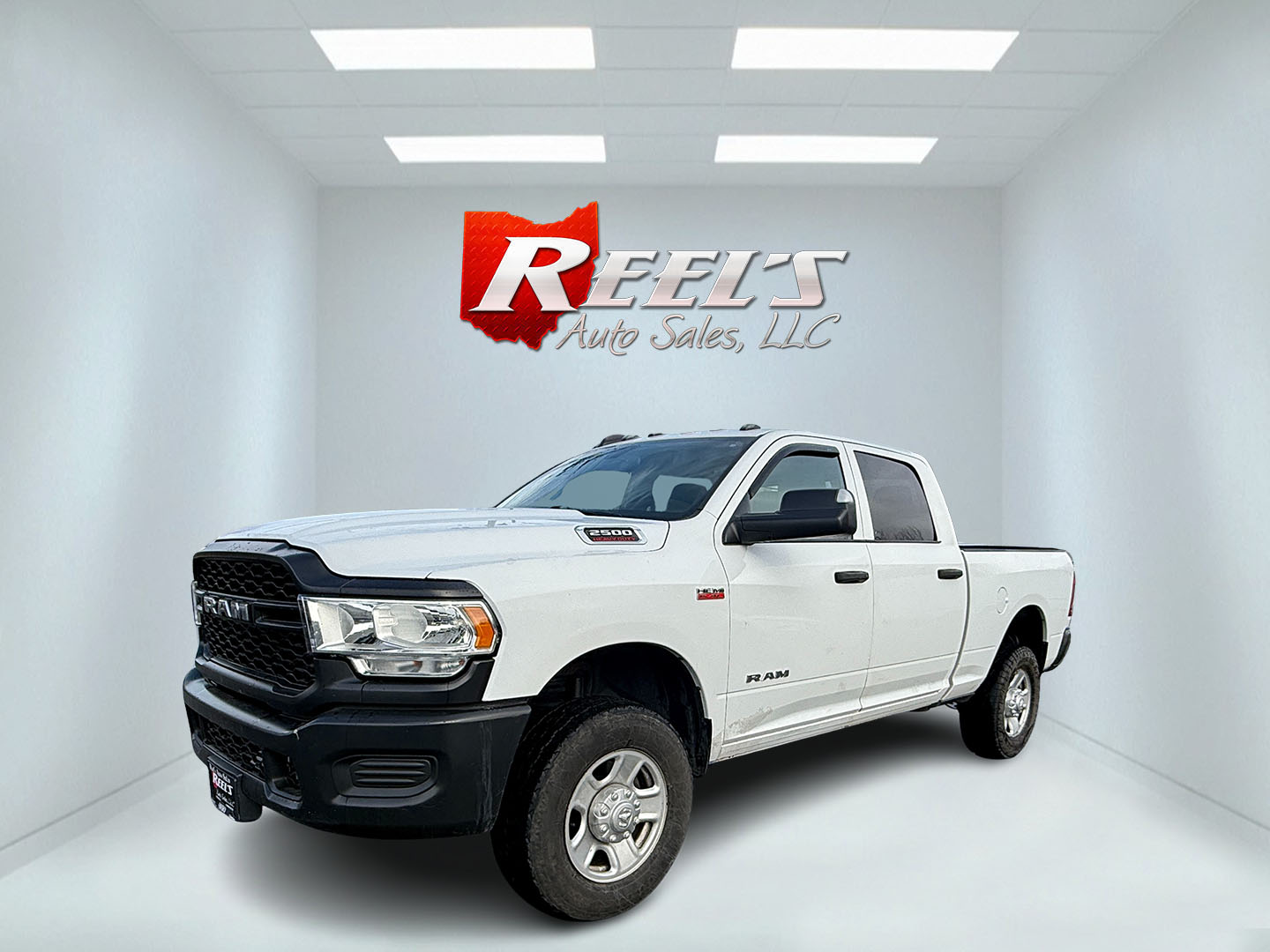 photo of 2022 RAM 2500 Tradesman Crew Cab SWB 4WD