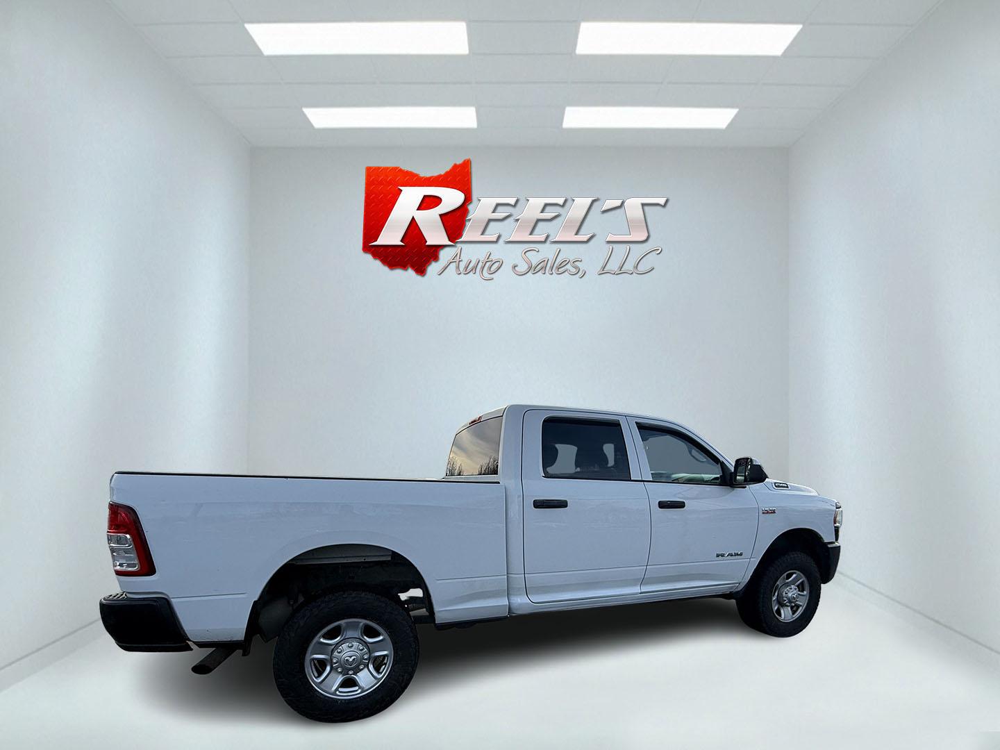 2022 White /Black RAM 2500 Tradesman Crew Cab SWB 4WD (3C6UR5CJ5NG) with an 6.4L V8 engine, Automatic transmission, located at 547 E. Main St., Orwell, OH, 44076, (440) 437-5893, 41.535435, -80.847855 - Photo#14