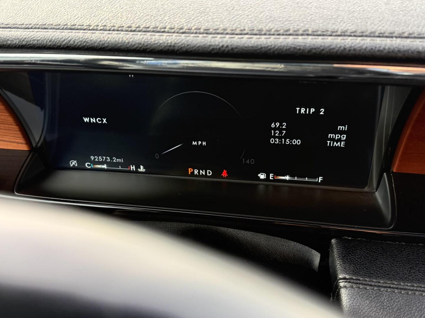 2020 White /Black Lincoln Navigator Reserve 4WD (5LMJJ2LT6LE) with an 3.5L V6 DOHC 24V TWIN TURBO engine, Automatic transmission, located at 11115 Chardon Rd. , Chardon, OH, 44024, (440) 214-9705, 41.580246, -81.241943 - 2020 Lincoln Navigator Reserve 4WD – Unrivaled Luxury, Twin-Turbo Power, and Advanced Technology Experience the ultimate in luxury and capability with this 2020 Lincoln Navigator Reserve 4WD. Beneath the hood, a 3.5L Twin Turbo High Output EcoBoost V6 engine delivers an exhilarating 450 horsepo - Photo#12