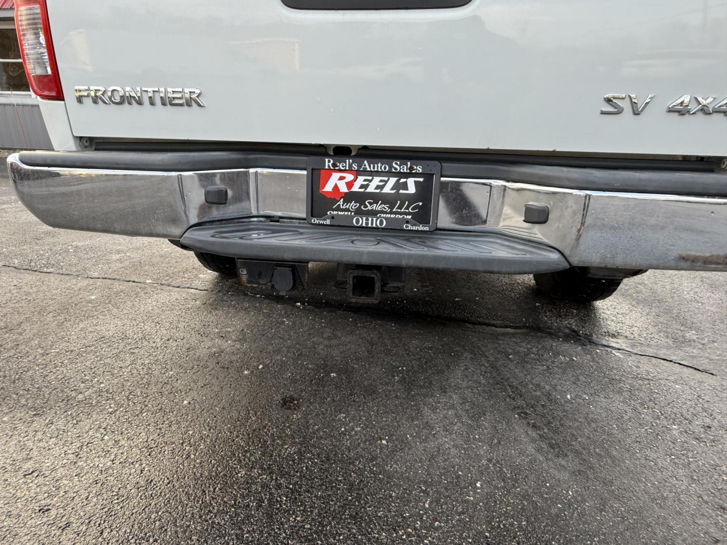 2017 White /Gray Nissan Frontier SV Crew Cab 5AT 4WD (1N6AD0EV5HN) with an 4.0L V6 DOHC 24V engine, Automatic transmission, located at 11115 Chardon Rd. , Chardon, OH, 44024, (440) 214-9705, 41.580246, -81.241943 - 2017 Nissan Frontier SV Crew Cab 4WD – Rugged Capability, Modern Convenience, and Proven Reliability Take on any road or job with confidence in this 2017 Nissan Frontier SV Crew Cab 4WD. Powered by a robust 4.0L V6 engine and a smooth 5-speed automatic transmission, this truck delivers the musc - Photo#17