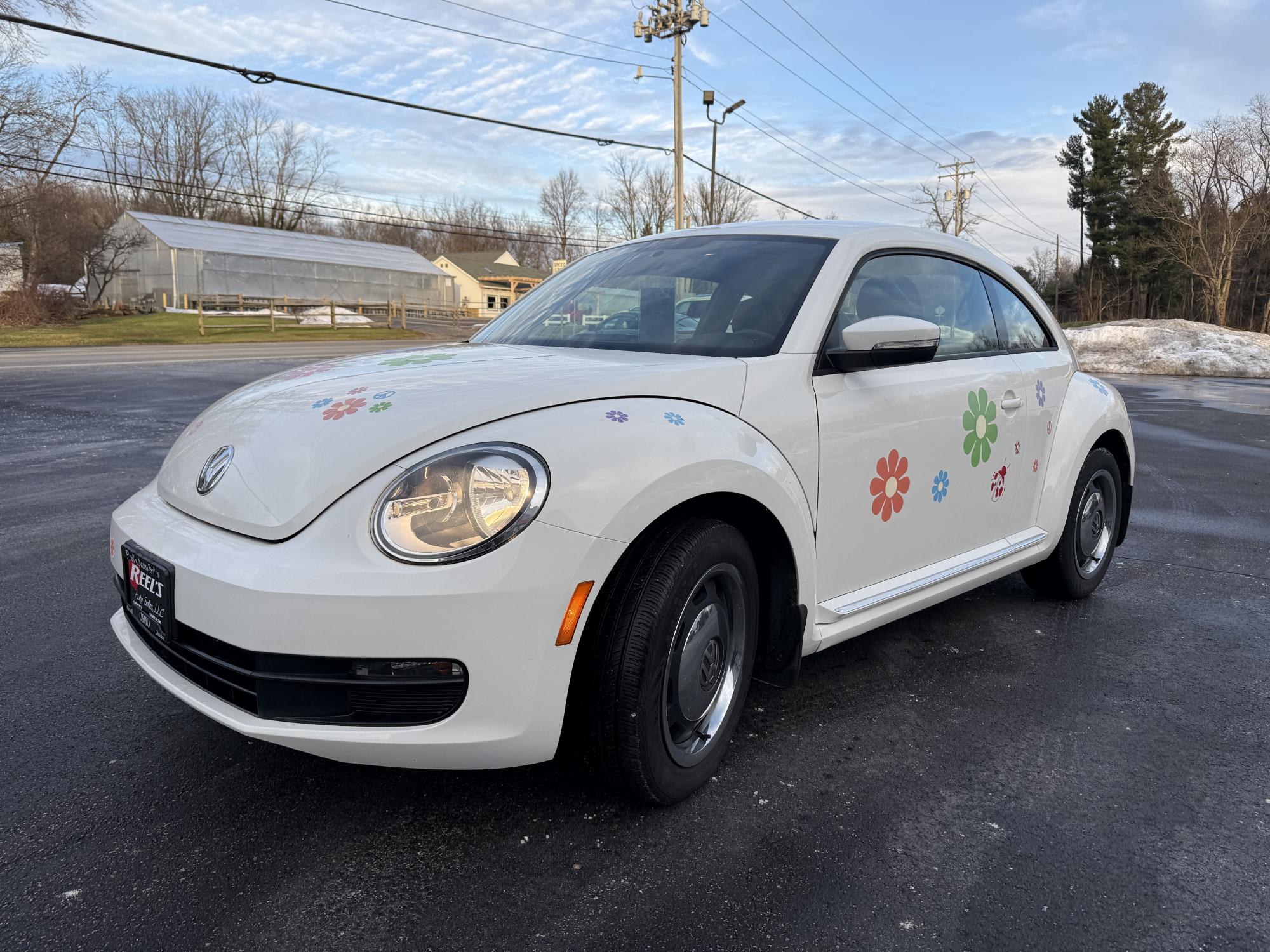 photo of 2012 Volkswagen New Beetle 2.5L