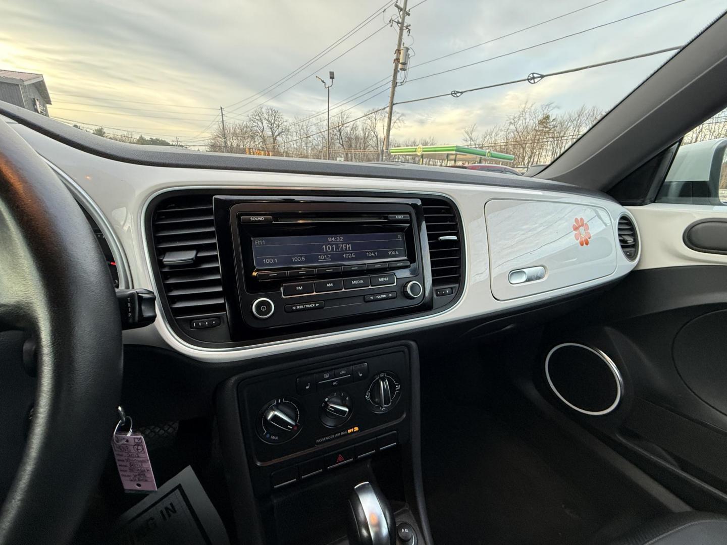 2012 White /Black Volkswagen New Beetle 2.5L (3VWJP7AT9CM) with an 2.5L I5 DOHC 20V engine, Automatic transmission, located at 11115 Chardon Rd. , Chardon, OH, 44024, (440) 214-9705, 41.580246, -81.241943 - 2012 Volkswagen Beetle – Iconic Style, Modern Comfort, and Standout Personality Drive home in classic style with this 2012 Volkswagen Beetle! Powered by a reliable 2.5L I5 engine and a smooth 6-speed automatic transmission, this Beetle blends timeless charm with everyday practicality. The eye-c - Photo#13