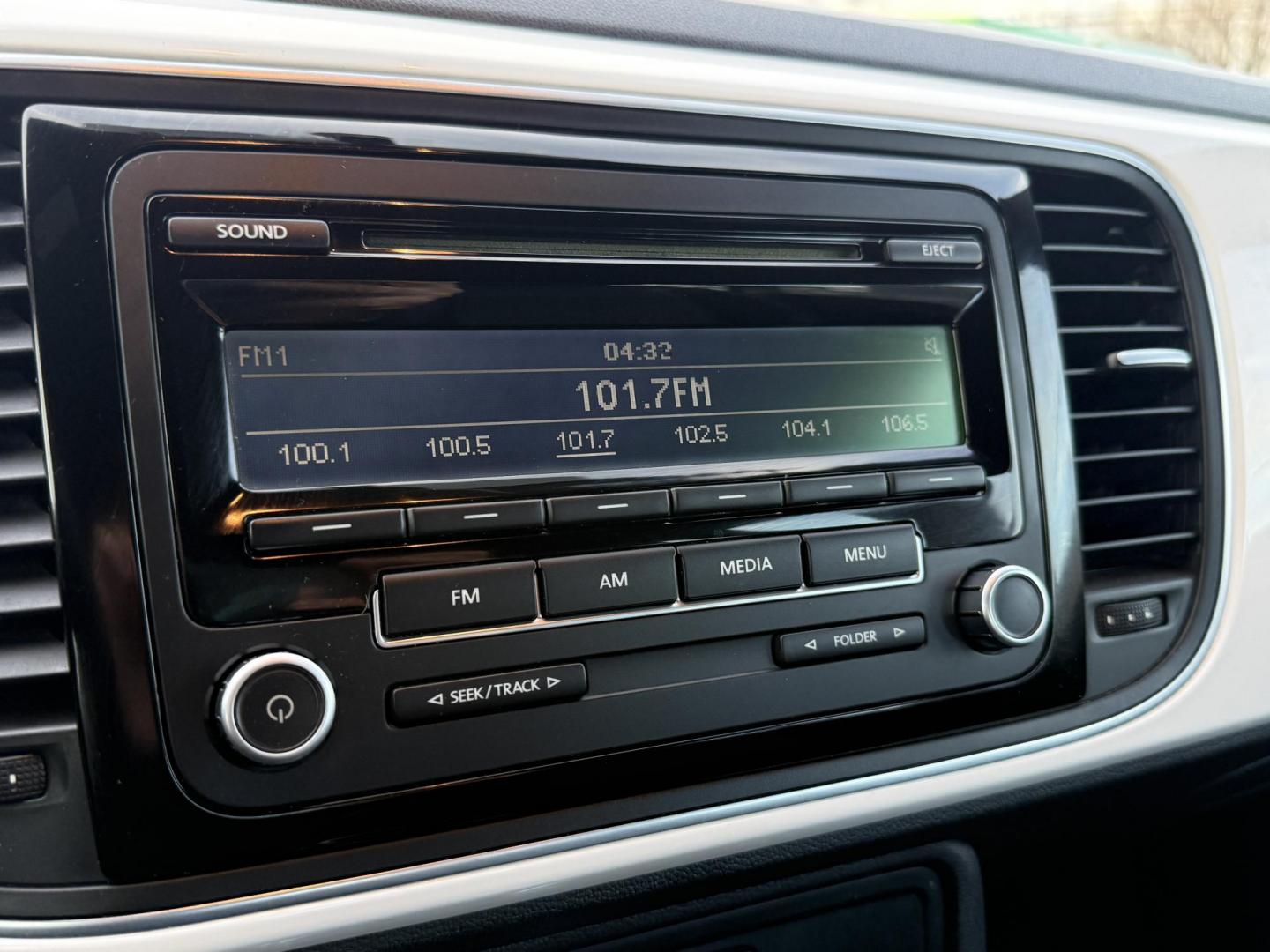 2012 White /Black Volkswagen New Beetle 2.5L (3VWJP7AT9CM) with an 2.5L I5 DOHC 20V engine, Automatic transmission, located at 11115 Chardon Rd. , Chardon, OH, 44024, (440) 214-9705, 41.580246, -81.241943 - 2012 Volkswagen Beetle – Iconic Style, Modern Comfort, and Standout Personality Drive home in classic style with this 2012 Volkswagen Beetle! Powered by a reliable 2.5L I5 engine and a smooth 6-speed automatic transmission, this Beetle blends timeless charm with everyday practicality. The eye-c - Photo#20