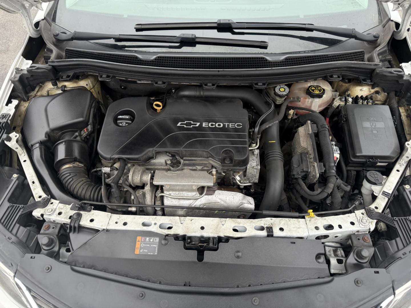 2017 White /Black Chevrolet Cruze LT Auto (1G1BE5SM7H7) with an 1.4L I4 DOHC 16V TURBO engine, Automatic transmission, located at 11115 Chardon Rd. , Chardon, OH, 44024, (440) 214-9705, 41.580246, -81.241943 - 2017 Chevrolet Cruze LT – Exceptional Fuel Economy, Modern Features, and Comfortable Driving Experience efficient and stylish driving with this 2017 Chevrolet Cruze LT. Powered by a spirited 1.4L turbocharged EcoTec engine paired with a smooth 6-speed automatic transmission, this sedan provides - Photo#6