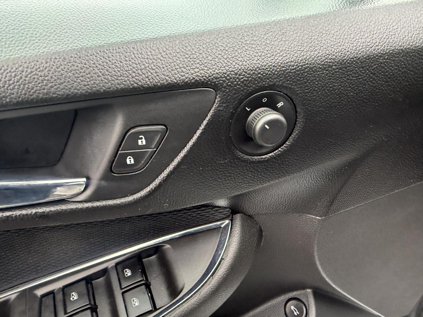 2017 White /Black Chevrolet Cruze LT Auto (1G1BE5SM7H7) with an 1.4L I4 DOHC 16V TURBO engine, Automatic transmission, located at 11115 Chardon Rd. , Chardon, OH, 44024, (440) 214-9705, 41.580246, -81.241943 - 2017 Chevrolet Cruze LT – Exceptional Fuel Economy, Modern Features, and Comfortable Driving Experience efficient and stylish driving with this 2017 Chevrolet Cruze LT. Powered by a spirited 1.4L turbocharged EcoTec engine paired with a smooth 6-speed automatic transmission, this sedan provides - Photo#27