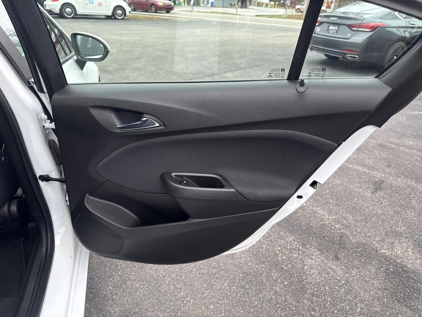 2017 White /Black Chevrolet Cruze LT Auto (1G1BE5SM7H7) with an 1.4L I4 DOHC 16V TURBO engine, Automatic transmission, located at 11115 Chardon Rd. , Chardon, OH, 44024, (440) 214-9705, 41.580246, -81.241943 - 2017 Chevrolet Cruze LT – Exceptional Fuel Economy, Modern Features, and Comfortable Driving Experience efficient and stylish driving with this 2017 Chevrolet Cruze LT. Powered by a spirited 1.4L turbocharged EcoTec engine paired with a smooth 6-speed automatic transmission, this sedan provides - Photo#40