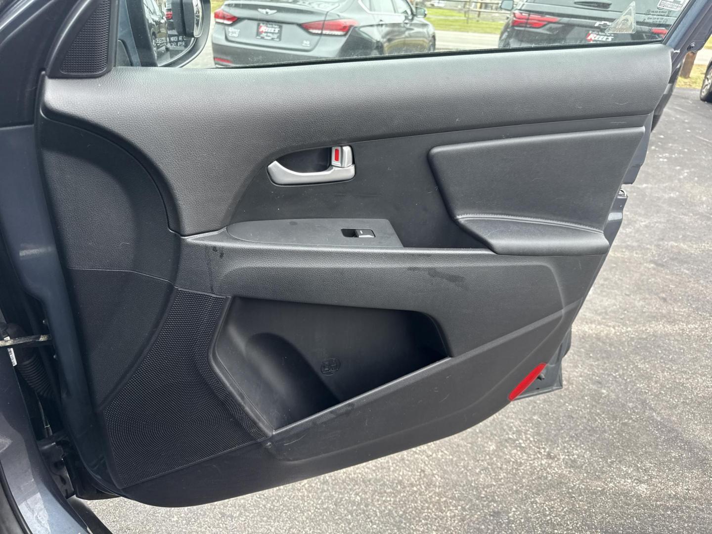 2015 Blue /Black Kia Sportage LX FWD (KNDPB3AC6F7) with an 2.4L I4 DOHC 16V engine, Automatic transmission, located at 11115 Chardon Rd. , Chardon, OH, 44024, (440) 214-9705, 41.580246, -81.241943 - 2015 Kia Sportage LX FWD – Efficient, Reliable, and Ready for Your Next Adventure Drive with confidence in this 2015 Kia Sportage LX FWD, featuring a fuel-efficient 2.4L I4 GDI engine paired with a smooth 6-speed automatic transmission. With up to 28 MPG highway, this SUV is perfect for daily c - Photo#40