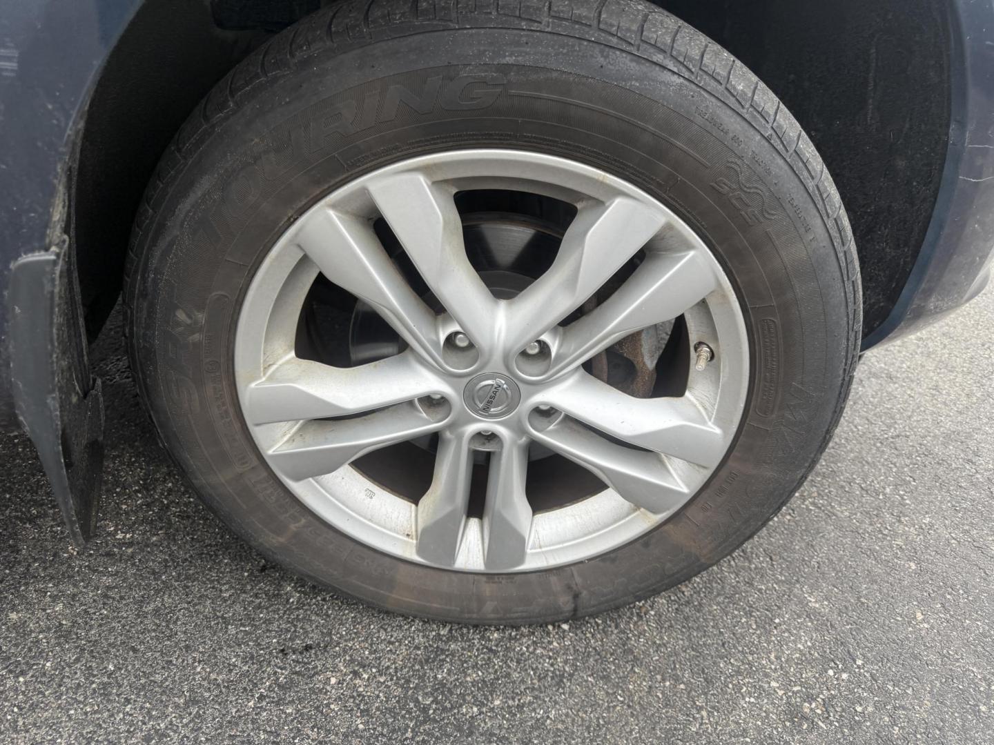 2015 Blue /Black Nissan Rogue Select S AWD (JN8AS5MV2FW) with an 2.5L I4 DOHC 16V engine, Automatic transmission, located at 11115 Chardon Rd. , Chardon, OH, 44024, (440) 214-9705, 41.580246, -81.241943 - 2015 Nissan Rogue Select S AWD – Reliable Performance, Versatile Capability, and Modern Convenience Take on any road with confidence in this 2015 Nissan Rogue Select S AWD. Powered by a dependable 2.5L I4 engine, this SUV delivers an impressive 26 MPG highway and offers versatile all-wheel driv - Photo#5