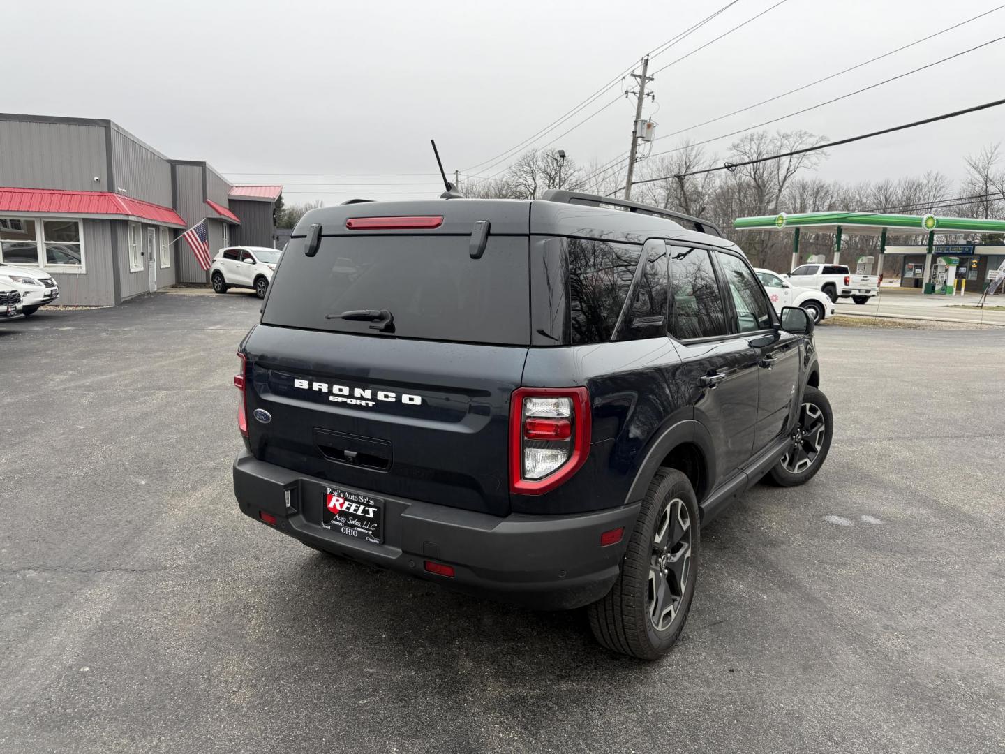 2021 Blue /Black Ford Bronco Sport Outer Banks (3FMCR9C69MR) with an 1.5L I3 DOHC 12V TURBO engine, Automatic transmission, located at 11115 Chardon Rd. , Chardon, OH, 44024, (440) 214-9705, 41.580246, -81.241943 - 2021 Ford Bronco Sport Badlands 4WD – Adventure-Ready Performance, Premium Comfort, and Cutting-Edge Safety Conquer any terrain with confidence in this 2021 Ford Bronco Sport Badlands 4WD. Powered by a lively 1.5L turbocharged I3 EcoBoost engine paired with an 8-speed automatic transmission, th - Photo#20