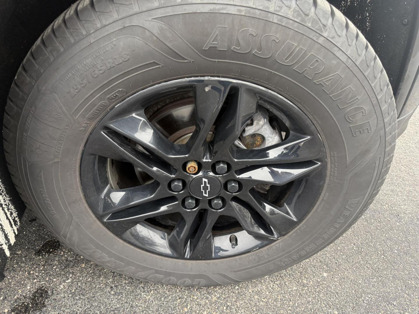 2022 Black /Black Chevrolet Traverse LT Leather AWD (1GNEVHKW6NJ) with an 3.6L V6 DOHC 24V engine, Automatic transmission, located at 11115 Chardon Rd. , Chardon, OH, 44024, (440) 214-9705, 41.580246, -81.241943 - 2022 Chevrolet Traverse LT Leather AWD – Bold Style, Premium Comfort, and Advanced Safety Make a statement with this stunning 2022 Chevrolet Traverse LT Leather AWD in Mosaic Black Metallic, featuring eye-catching 18" black wheels for a sporty, sophisticated look. Under the hood, a powerful 3.6 - Photo#4