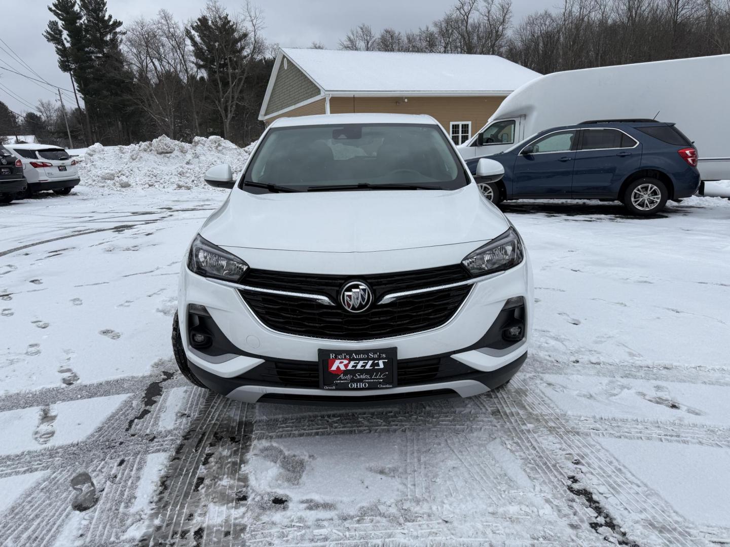 2023 White /Black Buick Encore GX Preferred AWD (KL4MMCSL9PB) with an 1.3L I3 TURBO engine, Automatic transmission, located at 547 E. Main St., Orwell, OH, 44076, (440) 437-5893, 41.535435, -80.847855 - One Owner ---- 2022 Buick Encore GX Preferred AWD – Modern Comfort, Advanced Safety, and All-Weather Confidence Upgrade your daily drive with this 2022 Buick Encore GX Preferred AWD. Powered by a fuel-efficient 1.3L turbocharged EcoTec engine and a responsive 9-speed automatic transmission, thi - Photo#1
