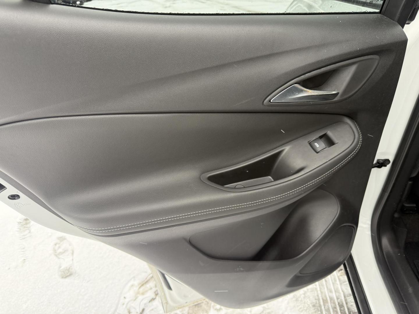 2023 White /Black Buick Encore GX Preferred AWD (KL4MMCSL9PB) with an 1.3L I3 TURBO engine, Automatic transmission, located at 547 E. Main St., Orwell, OH, 44076, (440) 437-5893, 41.535435, -80.847855 - One Owner ---- 2022 Buick Encore GX Preferred AWD – Modern Comfort, Advanced Safety, and All-Weather Confidence Upgrade your daily drive with this 2022 Buick Encore GX Preferred AWD. Powered by a fuel-efficient 1.3L turbocharged EcoTec engine and a responsive 9-speed automatic transmission, thi - Photo#39