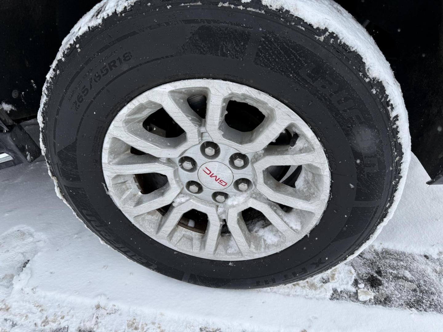 2020 Black /Black GMC Yukon SLT 4WD (1GKS2BKC8LR) with an 5.3L V8 OHV 16V FFV engine, Automatic transmission, located at 547 E. Main St., Orwell, OH, 44076, (440) 437-5893, 41.535435, -80.847855 - Photo#29