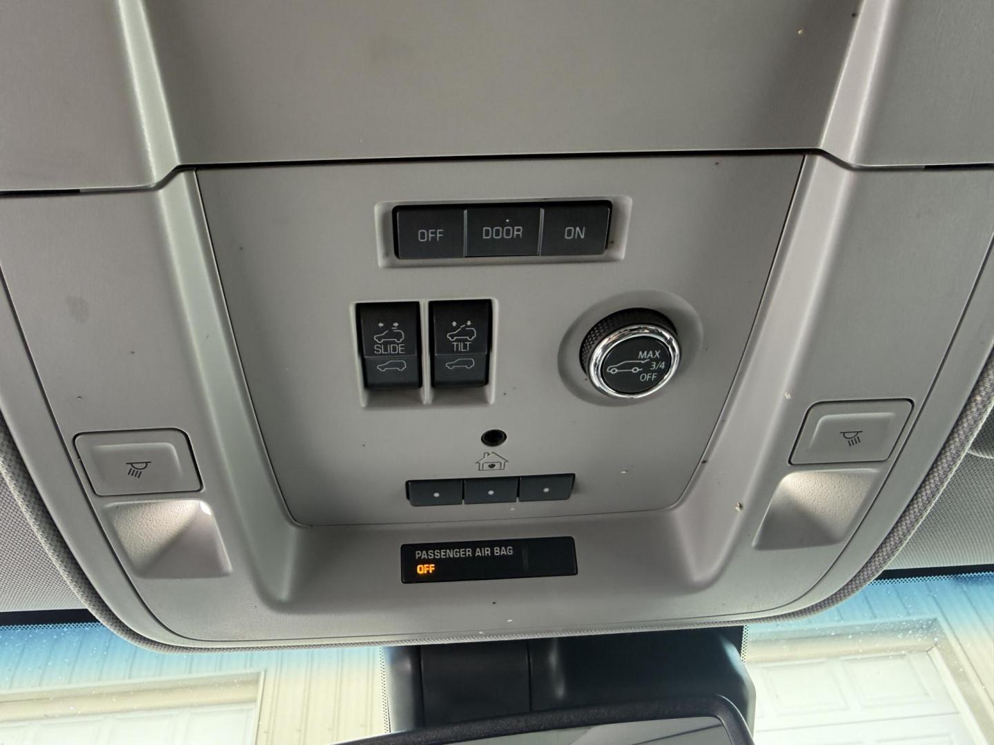 2020 Black /Black GMC Yukon SLT 4WD (1GKS2BKC8LR) with an 5.3L V8 OHV 16V FFV engine, Automatic transmission, located at 547 E. Main St., Orwell, OH, 44076, (440) 437-5893, 41.535435, -80.847855 - Photo#43