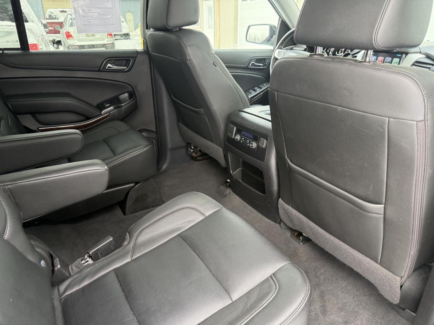 2020 Black /Black GMC Yukon SLT 4WD (1GKS2BKC8LR) with an 5.3L V8 OHV 16V FFV engine, Automatic transmission, located at 547 E. Main St., Orwell, OH, 44076, (440) 437-5893, 41.535435, -80.847855 - Photo#48