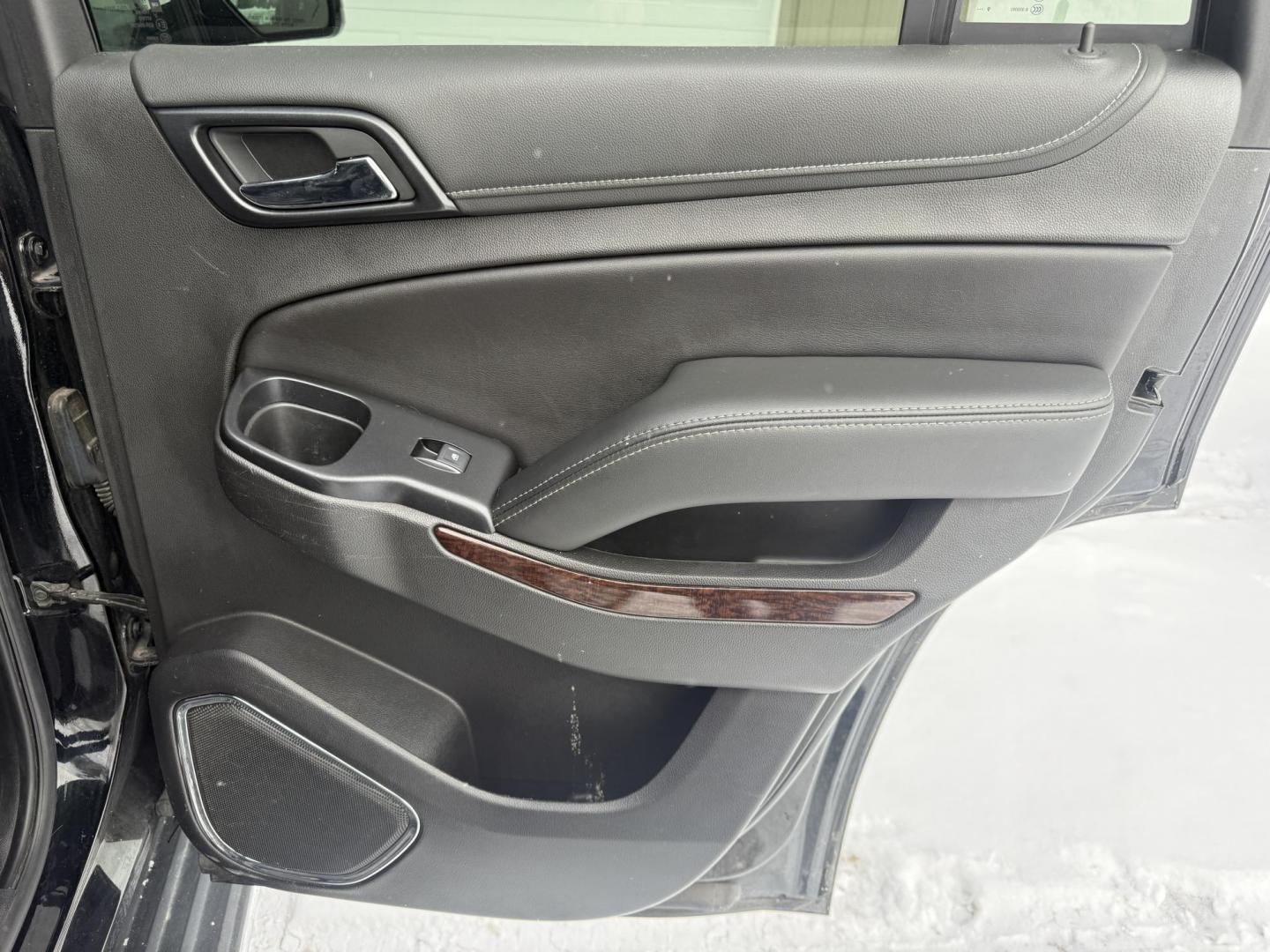 2020 Black /Black GMC Yukon SLT 4WD (1GKS2BKC8LR) with an 5.3L V8 OHV 16V FFV engine, Automatic transmission, located at 547 E. Main St., Orwell, OH, 44076, (440) 437-5893, 41.535435, -80.847855 - Photo#49