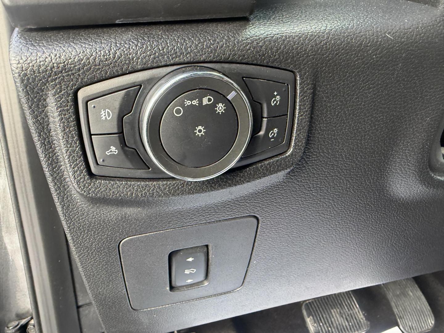 2017 Gray /Black Ford F-150 XLT SuperCrew 5.5-ft. Bed 4WD (1FTEW1EG1HF) with an 3.5L V6 Twin TURBO engine, Automatic transmission, located at 547 E. Main St., Orwell, OH, 44076, (440) 437-5893, 41.535435, -80.847855 - 2017 Ford F-150 XLT Crew Cab 4WD – Power, Capability, and Advanced Technology for Work and Play Conquer any job or adventure with this rugged 2017 Ford F-150 XLT Crew Cab 4WD. Equipped with a powerful 3.5L Twin Turbo EcoBoost V6 engine and a 10-speed automatic transmission, this truck delivers - Photo#34