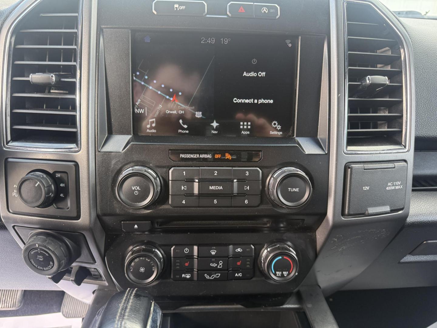 2017 Gray /Black Ford F-150 XLT SuperCrew 5.5-ft. Bed 4WD (1FTEW1EG1HF) with an 3.5L V6 Twin TURBO engine, Automatic transmission, located at 547 E. Main St., Orwell, OH, 44076, (440) 437-5893, 41.535435, -80.847855 - 2017 Ford F-150 XLT Crew Cab 4WD – Power, Capability, and Advanced Technology for Work and Play Conquer any job or adventure with this rugged 2017 Ford F-150 XLT Crew Cab 4WD. Equipped with a powerful 3.5L Twin Turbo EcoBoost V6 engine and a 10-speed automatic transmission, this truck delivers - Photo#12