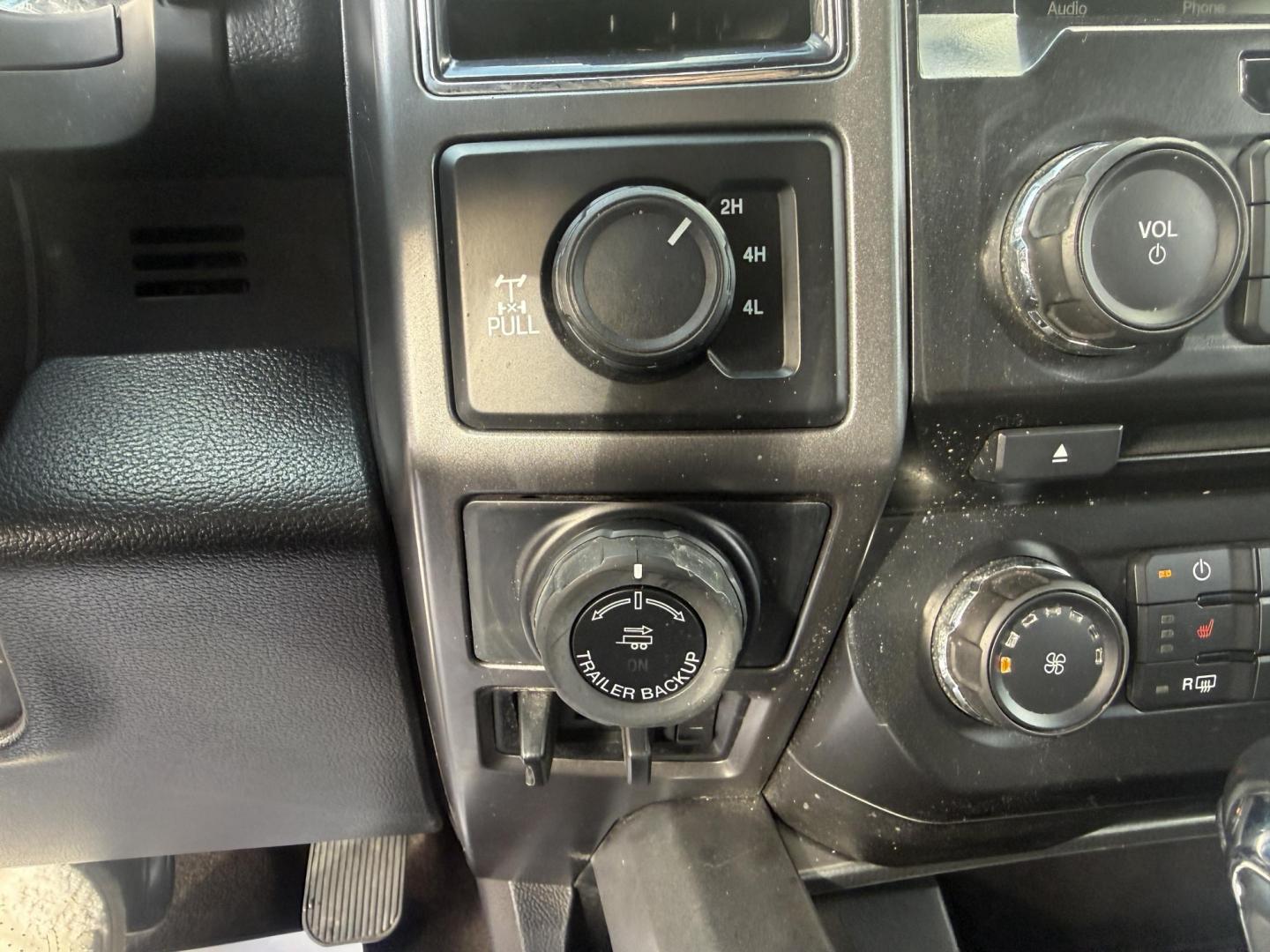 2017 Gray /Black Ford F-150 XLT SuperCrew 5.5-ft. Bed 4WD (1FTEW1EG1HF) with an 3.5L V6 Twin TURBO engine, Automatic transmission, located at 547 E. Main St., Orwell, OH, 44076, (440) 437-5893, 41.535435, -80.847855 - 2017 Ford F-150 XLT Crew Cab 4WD – Power, Capability, and Advanced Technology for Work and Play Conquer any job or adventure with this rugged 2017 Ford F-150 XLT Crew Cab 4WD. Equipped with a powerful 3.5L Twin Turbo EcoBoost V6 engine and a 10-speed automatic transmission, this truck delivers - Photo#15