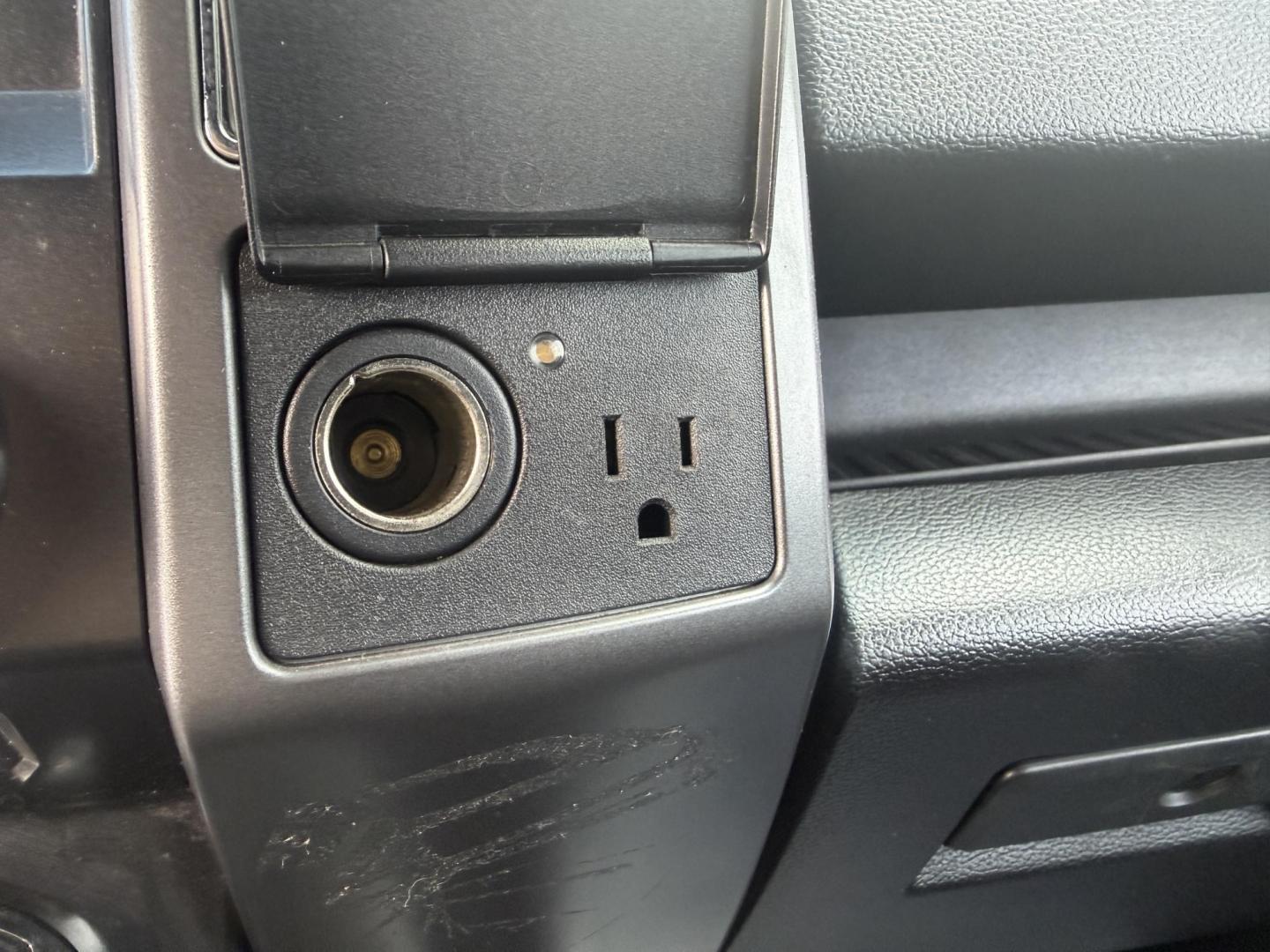 2017 Gray /Black Ford F-150 XLT SuperCrew 5.5-ft. Bed 4WD (1FTEW1EG1HF) with an 3.5L V6 Twin TURBO engine, Automatic transmission, located at 547 E. Main St., Orwell, OH, 44076, (440) 437-5893, 41.535435, -80.847855 - 2017 Ford F-150 XLT Crew Cab 4WD – Power, Capability, and Advanced Technology for Work and Play Conquer any job or adventure with this rugged 2017 Ford F-150 XLT Crew Cab 4WD. Equipped with a powerful 3.5L Twin Turbo EcoBoost V6 engine and a 10-speed automatic transmission, this truck delivers - Photo#39