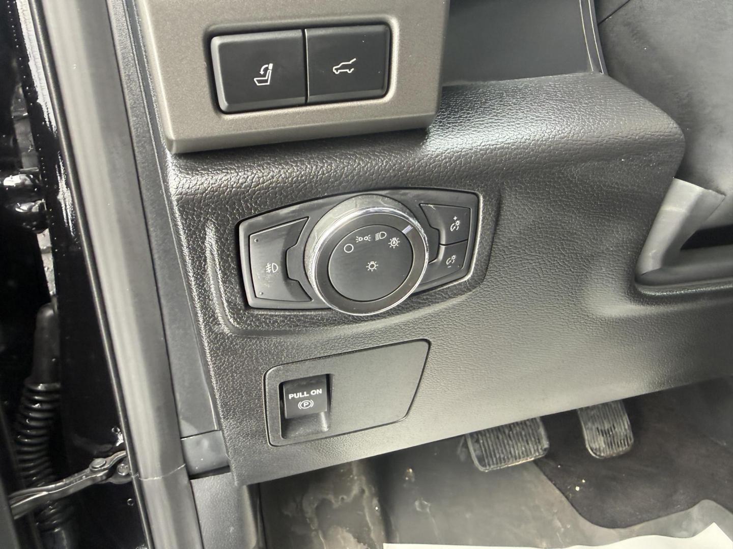 2021 Black /Black Ford Expedition MAX XLT 4WD (1FMJK1JT7ME) with an 3.5L V6 DOHC 24V TWIN TURBO engine, Automatic transmission, located at 547 E. Main St., Orwell, OH, 44076, (440) 437-5893, 41.535435, -80.847855 - 2021 Ford Expedition Max XLT 4WD – Spacious, Powerful, and Loaded with Advanced Technology Experience the ultimate in family comfort and capability with this 2021 Ford Expedition Max XLT 4WD. Powered by a robust 3.5L Twin Turbo EcoBoost V6 engine and a smooth 10-speed automatic transmission, th - Photo#31