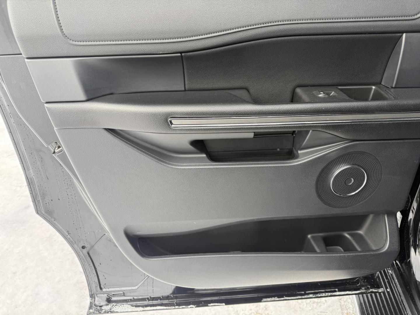 2021 Black /Black Ford Expedition MAX XLT 4WD (1FMJK1JT7ME) with an 3.5L V6 DOHC 24V TWIN TURBO engine, Automatic transmission, located at 547 E. Main St., Orwell, OH, 44076, (440) 437-5893, 41.535435, -80.847855 - 2021 Ford Expedition Max XLT 4WD – Spacious, Powerful, and Loaded with Advanced Technology Experience the ultimate in family comfort and capability with this 2021 Ford Expedition Max XLT 4WD. Powered by a robust 3.5L Twin Turbo EcoBoost V6 engine and a smooth 10-speed automatic transmission, th - Photo#40