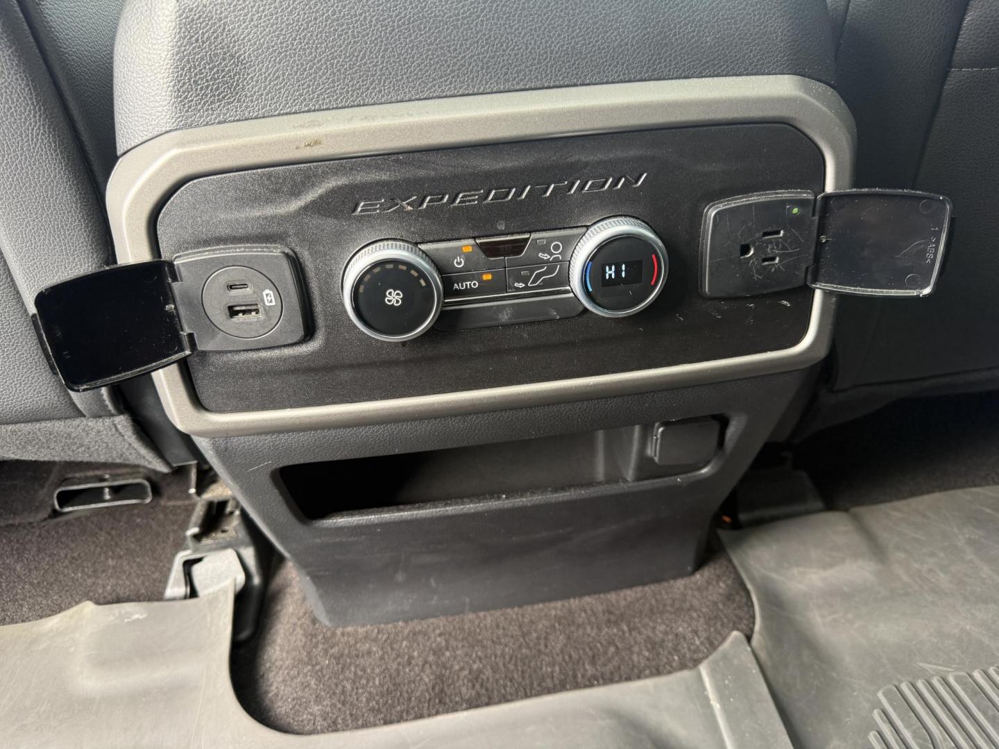 2021 Black /Black Ford Expedition MAX XLT 4WD (1FMJK1JT7ME) with an 3.5L V6 DOHC 24V TWIN TURBO engine, Automatic transmission, located at 547 E. Main St., Orwell, OH, 44076, (440) 437-5893, 41.535435, -80.847855 - 2021 Ford Expedition Max XLT 4WD – Spacious, Powerful, and Loaded with Advanced Technology Experience the ultimate in family comfort and capability with this 2021 Ford Expedition Max XLT 4WD. Powered by a robust 3.5L Twin Turbo EcoBoost V6 engine and a smooth 10-speed automatic transmission, th - Photo#42