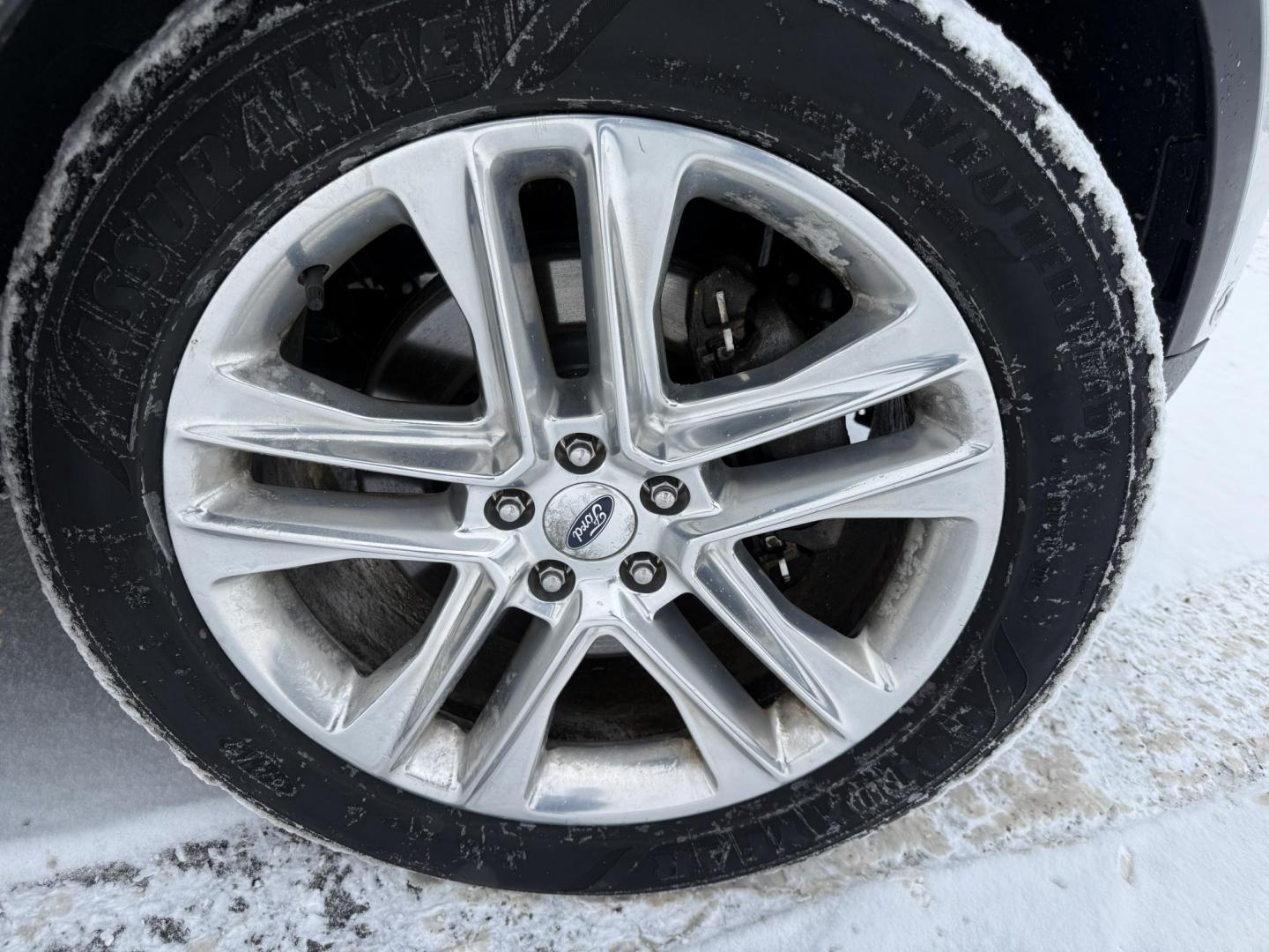 2017 White /Black Ford Explorer Limited 4WD (1FM5K8F8XHG) with an 3.5L V6 DOHC 24V engine, Automatic transmission, located at 11115 Chardon Rd. , Chardon, OH, 44024, (440) 214-9705, 41.580246, -81.241943 - 2017 Ford Explorer Limited 4WD – Luxurious Comfort, Advanced Safety, and Versatile Performance Experience the perfect combination of sophistication and capability with this 2017 Ford Explorer Limited 4WD. Powered by a responsive 3.5L V6 engine and a smooth 6-speed automatic transmission, it del - Photo#4