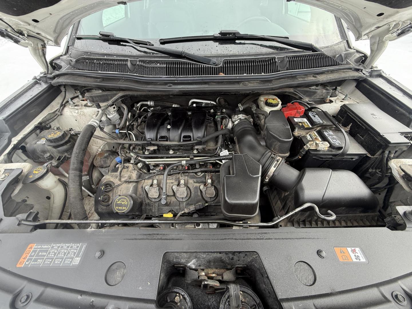 2017 White /Black Ford Explorer Limited 4WD (1FM5K8F8XHG) with an 3.5L V6 DOHC 24V engine, Automatic transmission, located at 11115 Chardon Rd. , Chardon, OH, 44024, (440) 214-9705, 41.580246, -81.241943 - 2017 Ford Explorer Limited 4WD – Luxurious Comfort, Advanced Safety, and Versatile Performance Experience the perfect combination of sophistication and capability with this 2017 Ford Explorer Limited 4WD. Powered by a responsive 3.5L V6 engine and a smooth 6-speed automatic transmission, it del - Photo#5