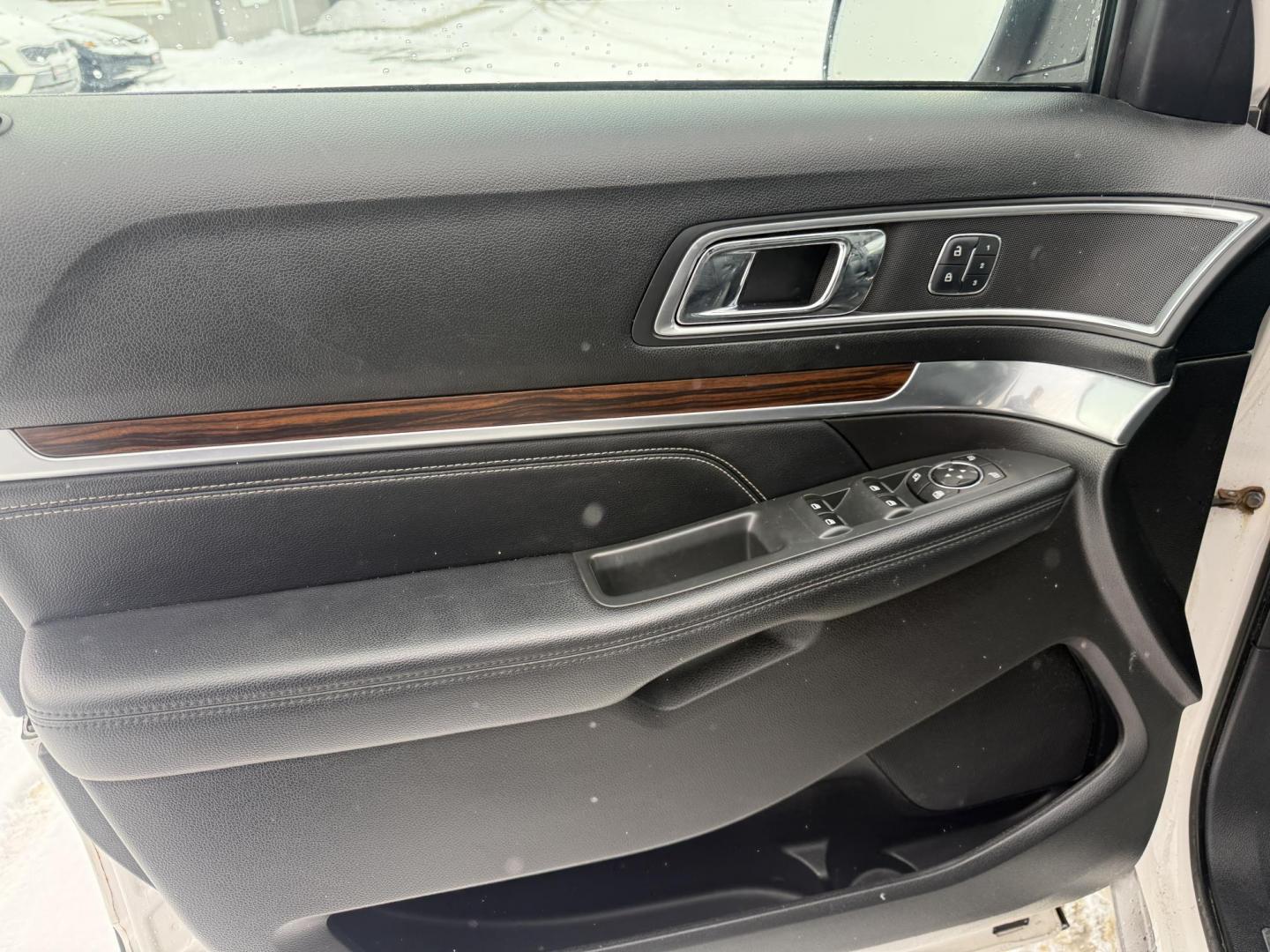 2017 White /Black Ford Explorer Limited 4WD (1FM5K8F8XHG) with an 3.5L V6 DOHC 24V engine, Automatic transmission, located at 11115 Chardon Rd. , Chardon, OH, 44024, (440) 214-9705, 41.580246, -81.241943 - 2017 Ford Explorer Limited 4WD – Luxurious Comfort, Advanced Safety, and Versatile Performance Experience the perfect combination of sophistication and capability with this 2017 Ford Explorer Limited 4WD. Powered by a responsive 3.5L V6 engine and a smooth 6-speed automatic transmission, it del - Photo#36