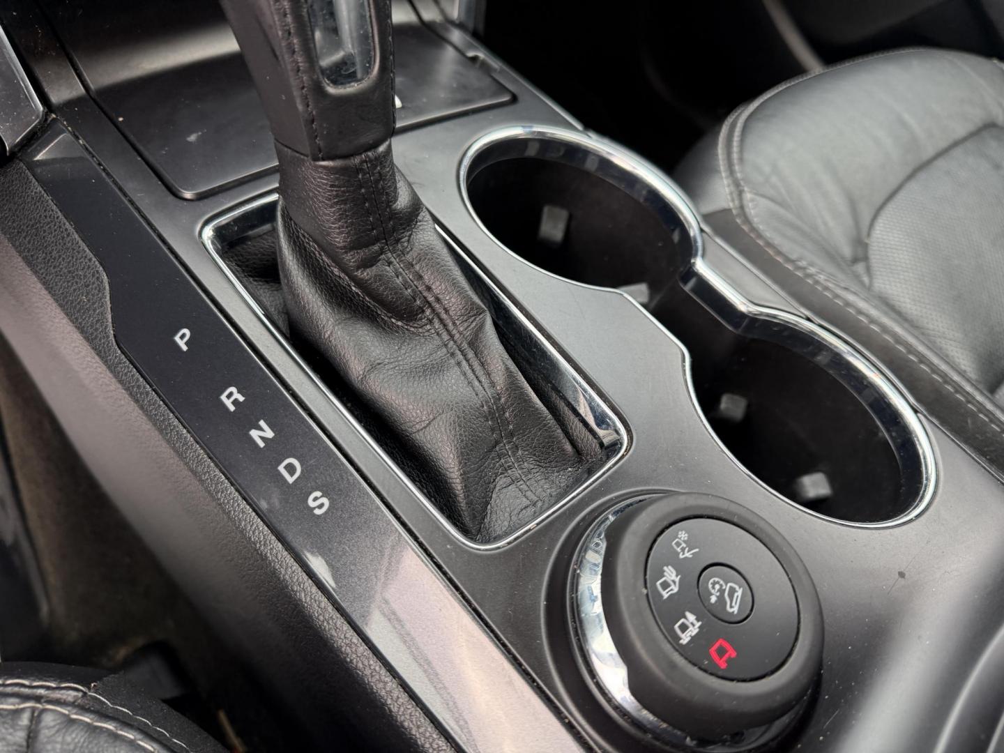 2017 White /Black Ford Explorer Limited 4WD (1FM5K8F8XHG) with an 3.5L V6 DOHC 24V engine, Automatic transmission, located at 11115 Chardon Rd. , Chardon, OH, 44024, (440) 214-9705, 41.580246, -81.241943 - 2017 Ford Explorer Limited 4WD – Luxurious Comfort, Advanced Safety, and Versatile Performance Experience the perfect combination of sophistication and capability with this 2017 Ford Explorer Limited 4WD. Powered by a responsive 3.5L V6 engine and a smooth 6-speed automatic transmission, it del - Photo#18