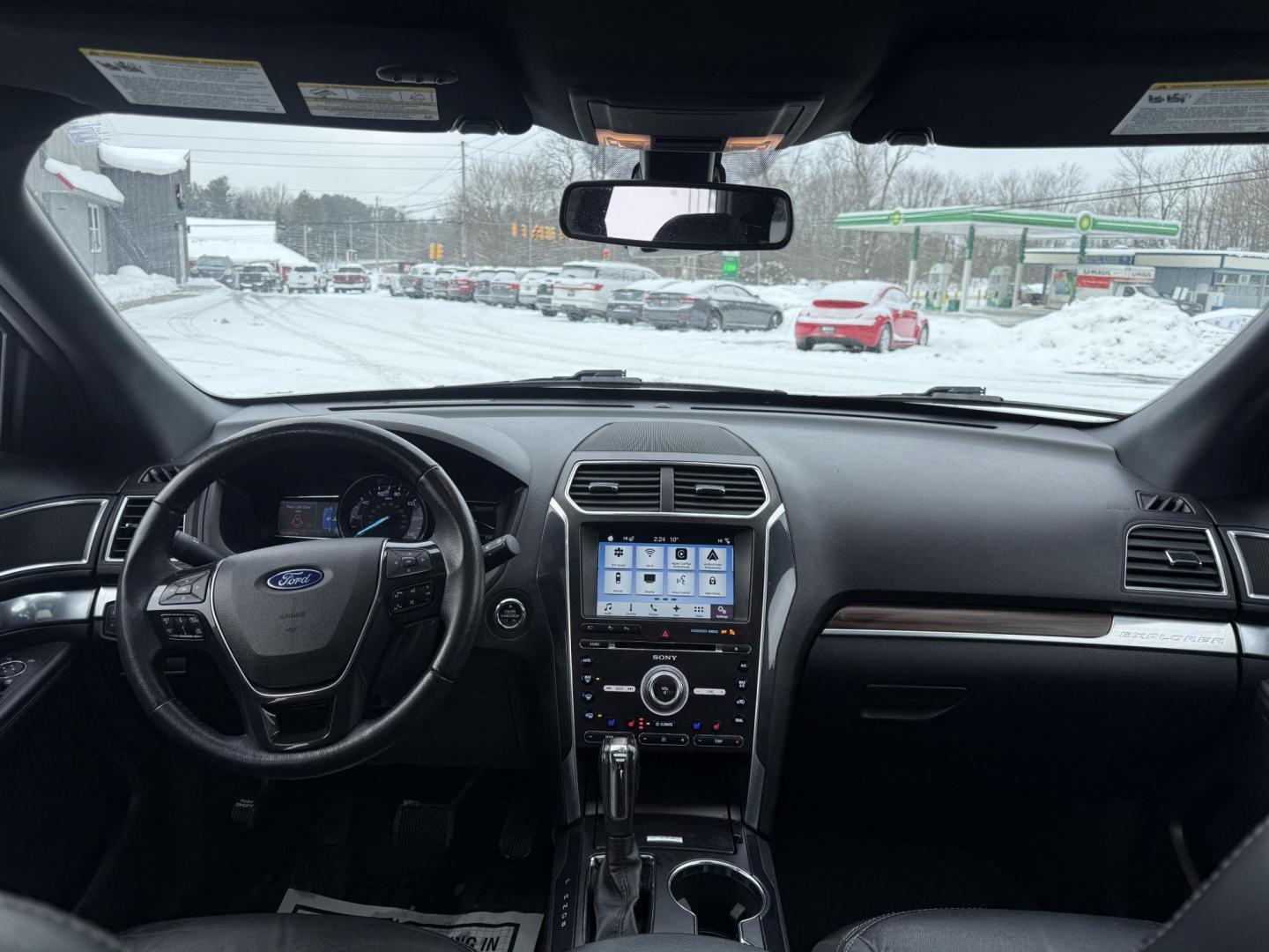 2017 White /Black Ford Explorer Limited 4WD (1FM5K8F8XHG) with an 3.5L V6 DOHC 24V engine, Automatic transmission, located at 11115 Chardon Rd. , Chardon, OH, 44024, (440) 214-9705, 41.580246, -81.241943 - 2017 Ford Explorer Limited 4WD – Luxurious Comfort, Advanced Safety, and Versatile Performance Experience the perfect combination of sophistication and capability with this 2017 Ford Explorer Limited 4WD. Powered by a responsive 3.5L V6 engine and a smooth 6-speed automatic transmission, it del - Photo#23