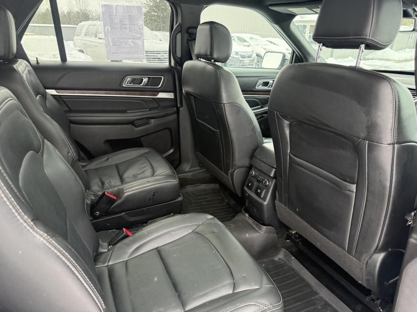 2017 White /Black Ford Explorer Limited 4WD (1FM5K8F8XHG) with an 3.5L V6 DOHC 24V engine, Automatic transmission, located at 11115 Chardon Rd. , Chardon, OH, 44024, (440) 214-9705, 41.580246, -81.241943 - 2017 Ford Explorer Limited 4WD – Luxurious Comfort, Advanced Safety, and Versatile Performance Experience the perfect combination of sophistication and capability with this 2017 Ford Explorer Limited 4WD. Powered by a responsive 3.5L V6 engine and a smooth 6-speed automatic transmission, it del - Photo#48