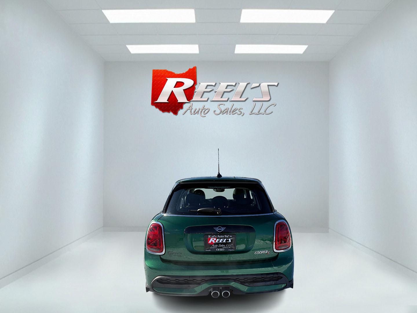 2023 Green /Black Mini Hardtop Cooper S 4 Door (WMW53DK08P2) with an 2.0L I4 DOHC 16V Turbo engine, Automatic transmission, located at 11115 Chardon Rd. , Chardon, OH, 44024, (440) 214-9705, 41.580246, -81.241943 - 2023 Mini Cooper S 4 Door – Sporty Performance, Cutting-Edge Technology, and Iconic Style Turn heads and elevate your driving experience with this 2023 Mini Cooper S 4 Door. Powered by a responsive 2.0L I4 turbocharged engine and paired with a lightning-fast 7-speed dual clutch automatic transm - Photo#22