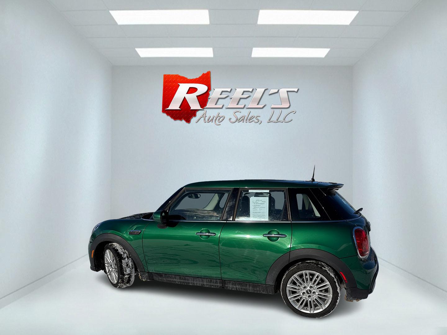 2023 Green /Black Mini Hardtop Cooper S 4 Door (WMW53DK08P2) with an 2.0L I4 DOHC 16V Turbo engine, Automatic transmission, located at 11115 Chardon Rd. , Chardon, OH, 44024, (440) 214-9705, 41.580246, -81.241943 - 2023 Mini Cooper S 4 Door – Sporty Performance, Cutting-Edge Technology, and Iconic Style Turn heads and elevate your driving experience with this 2023 Mini Cooper S 4 Door. Powered by a responsive 2.0L I4 turbocharged engine and paired with a lightning-fast 7-speed dual clutch automatic transm - Photo#25