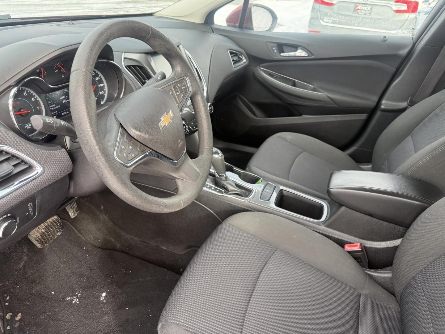 2017 Red /Black Chevrolet Cruze LT Auto (3G1BE5SM3HS) with an 1.4L I4 DOHC 16V TURBO engine, Automatic transmission, located at 547 E. Main St., Orwell, OH, 44076, (440) 437-5893, 41.535435, -80.847855 - Photo#5