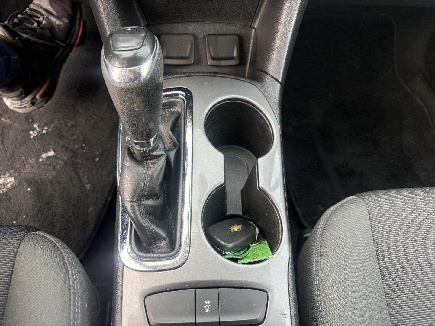 2017 Red /Black Chevrolet Cruze LT Auto (3G1BE5SM3HS) with an 1.4L I4 DOHC 16V TURBO engine, Automatic transmission, located at 547 E. Main St., Orwell, OH, 44076, (440) 437-5893, 41.535435, -80.847855 - Photo#34