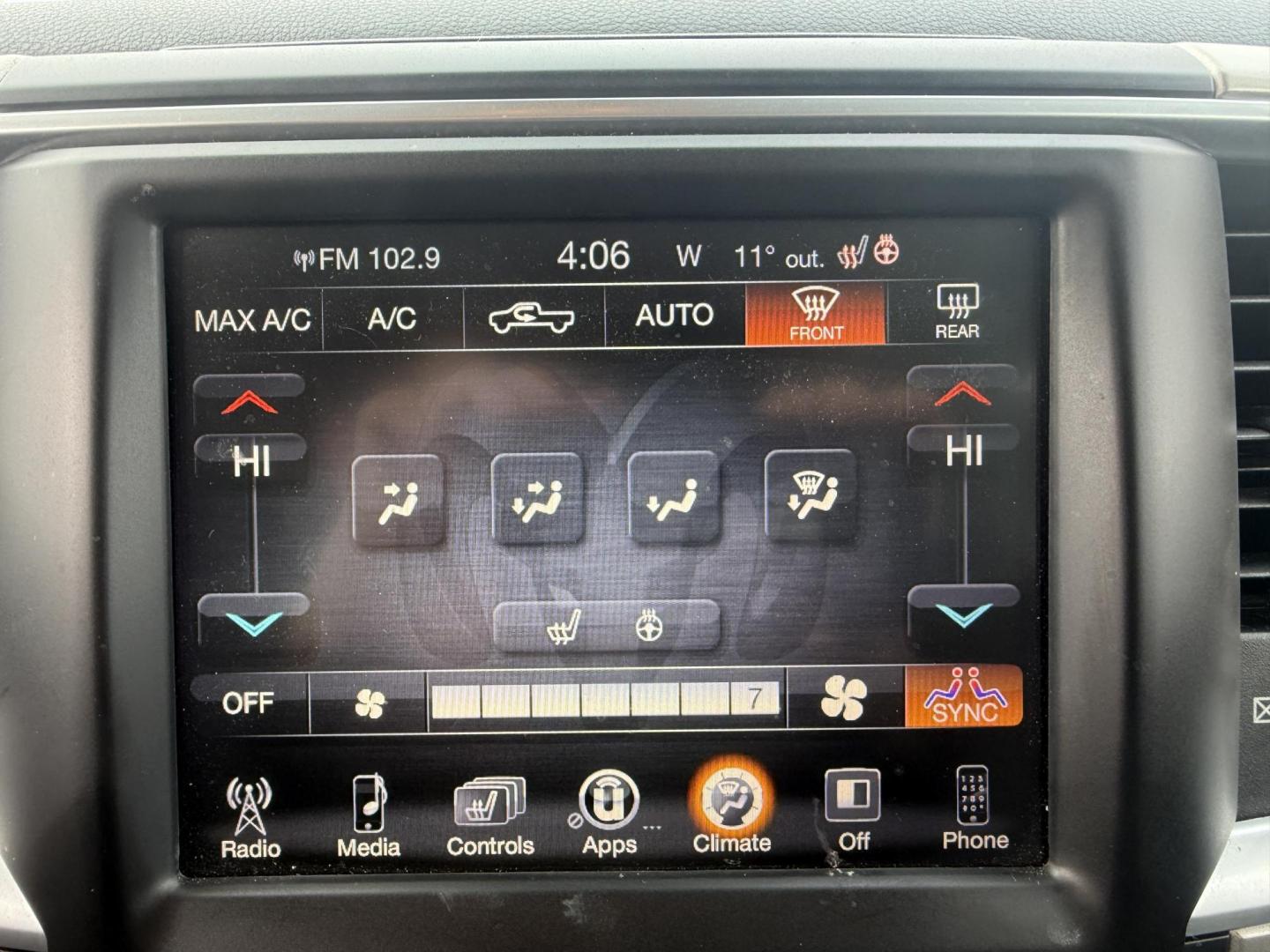 2017 Gray /Gray RAM 1500 Big Horn Crew Cab SWB 4WD (3C6RR7LT8HG) with an 5.7L V8 OHV 16V engine, Automatic transmission, located at 11115 Chardon Rd. , Chardon, OH, 44024, (440) 214-9705, 41.580246, -81.241943 - Photo#17