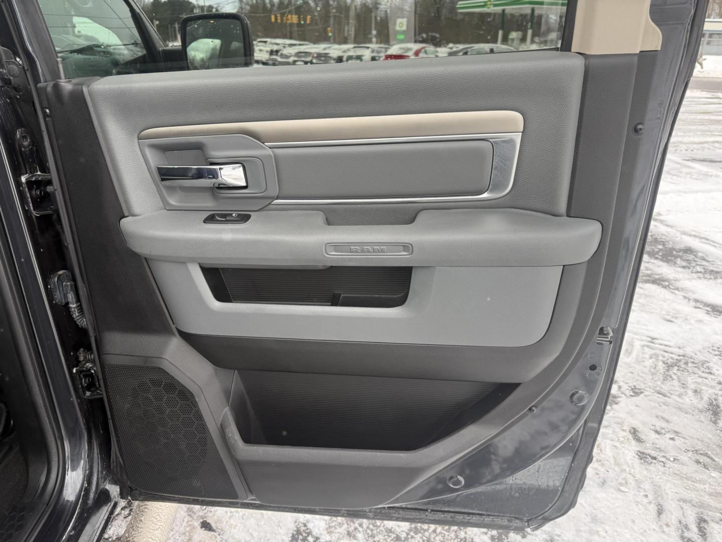 2017 Gray /Gray RAM 1500 Big Horn Crew Cab SWB 4WD (3C6RR7LT8HG) with an 5.7L V8 OHV 16V engine, Automatic transmission, located at 11115 Chardon Rd. , Chardon, OH, 44024, (440) 214-9705, 41.580246, -81.241943 - Photo#40