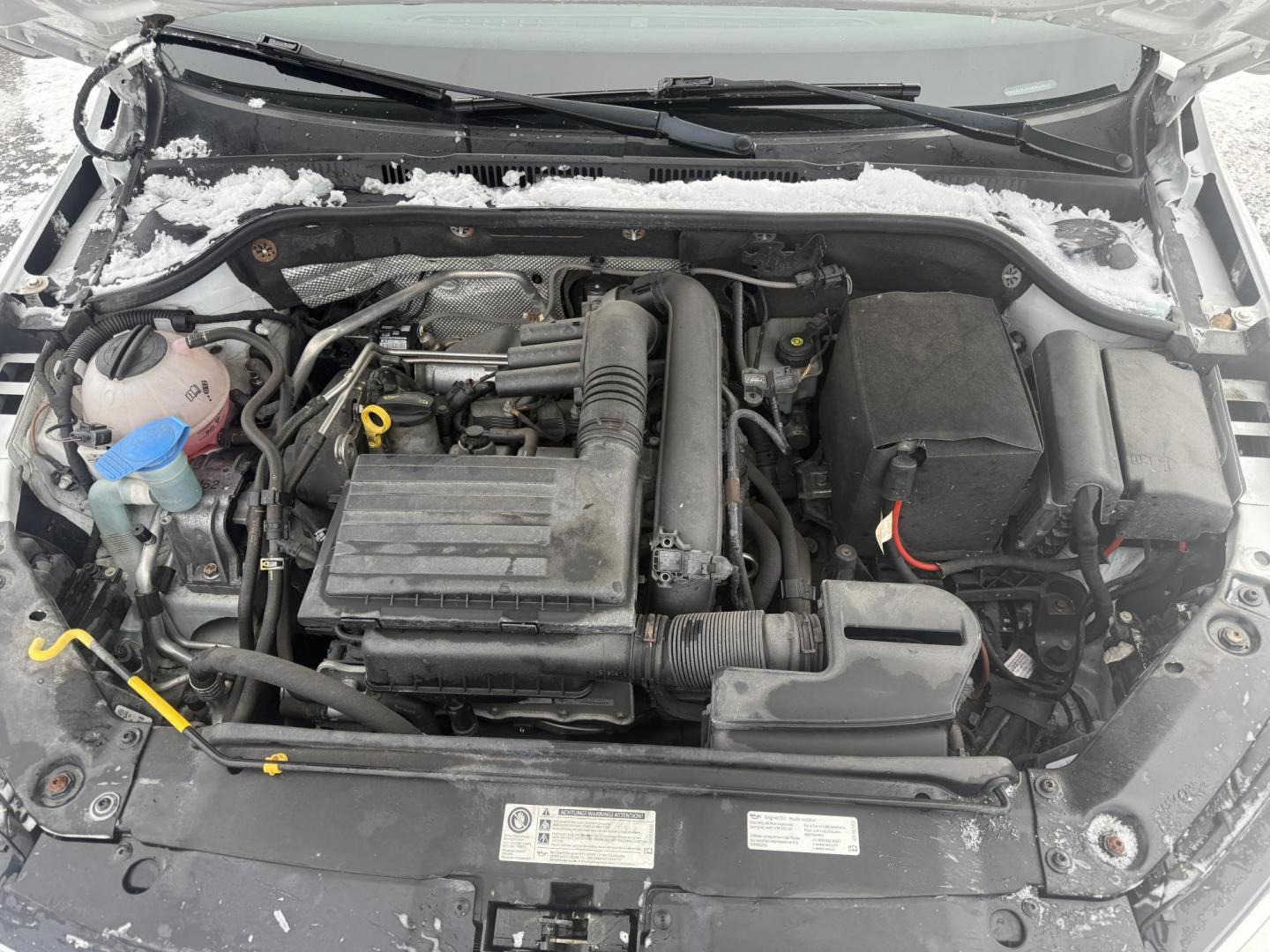 2017 White /Tan Volkswagen Jetta 1.4T SE 6A (3VWDB7AJXHM) with an 1.4L I4 DOHC 20V Turbo engine, Automatic transmission, located at 11115 Chardon Rd. , Chardon, OH, 44024, (440) 214-9705, 41.580246, -81.241943 - 2017 Volkswagen Jetta SE – Efficient Performance, Modern Safety, and Everyday Comfort Enjoy the perfect combination of sporty performance and premium features with this 2017 Volkswagen Jetta SE. Powered by an efficient 1.4L turbocharged I4 engine and a smooth 6-speed automatic transmission, thi - Photo#5