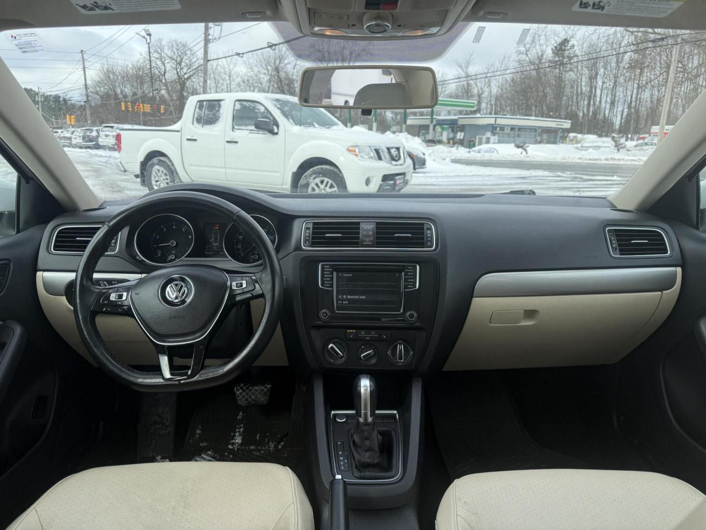 2017 White /Tan Volkswagen Jetta 1.4T SE 6A (3VWDB7AJXHM) with an 1.4L I4 DOHC 20V Turbo engine, Automatic transmission, located at 11115 Chardon Rd. , Chardon, OH, 44024, (440) 214-9705, 41.580246, -81.241943 - 2017 Volkswagen Jetta SE – Efficient Performance, Modern Safety, and Everyday Comfort Enjoy the perfect combination of sporty performance and premium features with this 2017 Volkswagen Jetta SE. Powered by an efficient 1.4L turbocharged I4 engine and a smooth 6-speed automatic transmission, thi - Photo#18