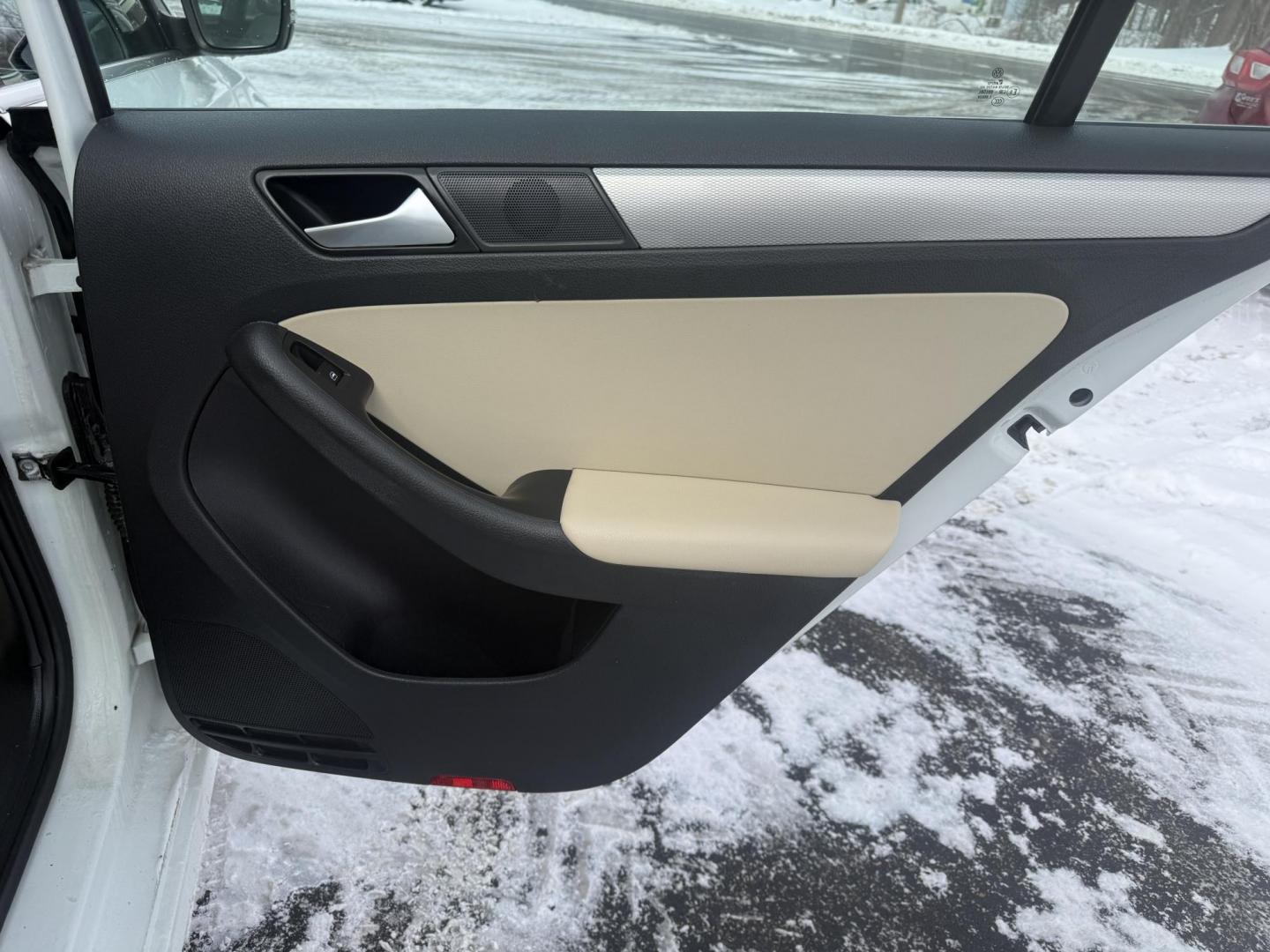 2017 White /Tan Volkswagen Jetta 1.4T SE 6A (3VWDB7AJXHM) with an 1.4L I4 DOHC 20V Turbo engine, Automatic transmission, located at 11115 Chardon Rd. , Chardon, OH, 44024, (440) 214-9705, 41.580246, -81.241943 - 2017 Volkswagen Jetta SE – Efficient Performance, Modern Safety, and Everyday Comfort Enjoy the perfect combination of sporty performance and premium features with this 2017 Volkswagen Jetta SE. Powered by an efficient 1.4L turbocharged I4 engine and a smooth 6-speed automatic transmission, thi - Photo#40