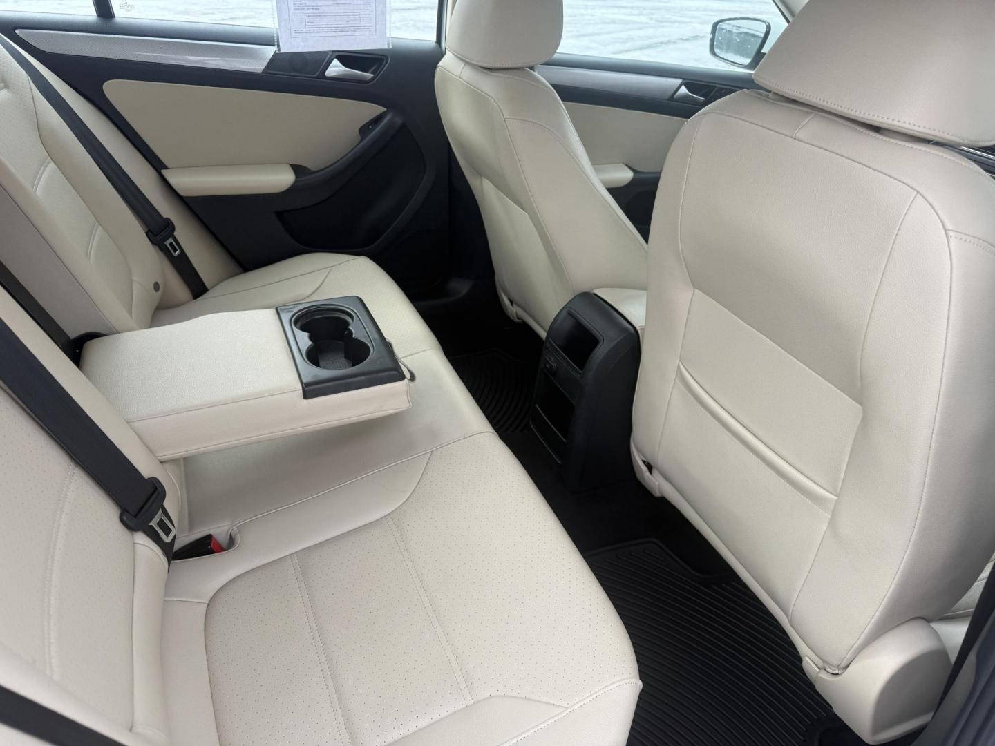 2017 White /Tan Volkswagen Jetta 1.4T SE 6A (3VWDB7AJXHM) with an 1.4L I4 DOHC 20V Turbo engine, Automatic transmission, located at 11115 Chardon Rd. , Chardon, OH, 44024, (440) 214-9705, 41.580246, -81.241943 - 2017 Volkswagen Jetta SE – Efficient Performance, Modern Safety, and Everyday Comfort Enjoy the perfect combination of sporty performance and premium features with this 2017 Volkswagen Jetta SE. Powered by an efficient 1.4L turbocharged I4 engine and a smooth 6-speed automatic transmission, thi - Photo#39