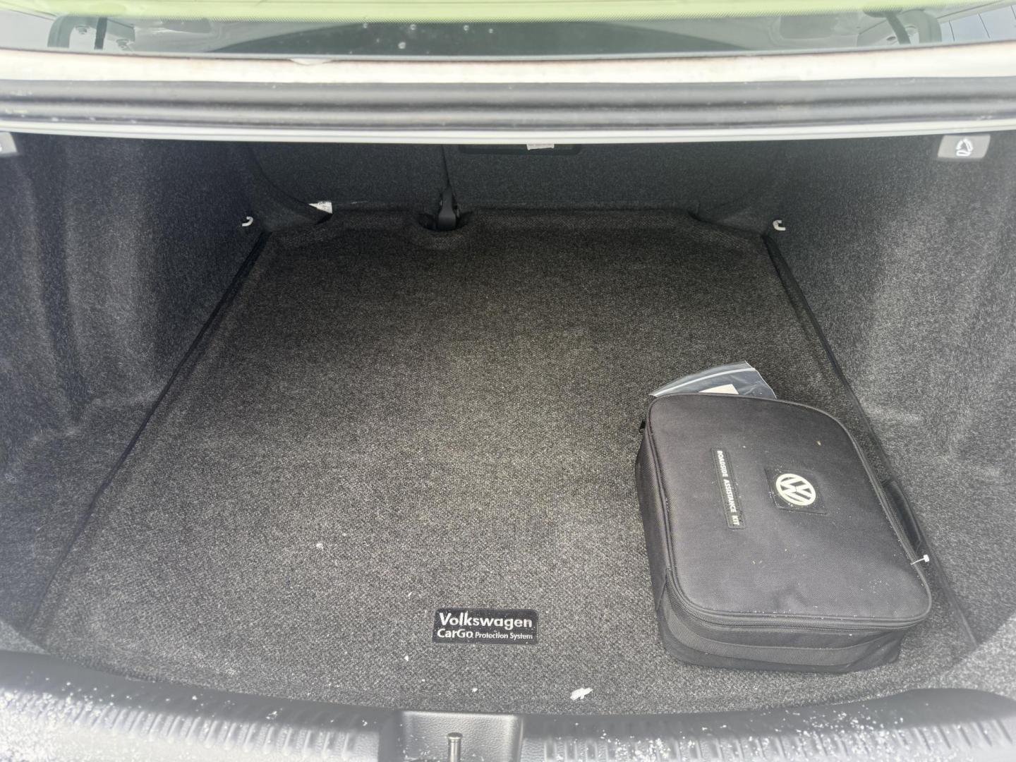 2017 White /Tan Volkswagen Jetta 1.4T SE 6A (3VWDB7AJXHM) with an 1.4L I4 DOHC 20V Turbo engine, Automatic transmission, located at 11115 Chardon Rd. , Chardon, OH, 44024, (440) 214-9705, 41.580246, -81.241943 - 2017 Volkswagen Jetta SE – Efficient Performance, Modern Safety, and Everyday Comfort Enjoy the perfect combination of sporty performance and premium features with this 2017 Volkswagen Jetta SE. Powered by an efficient 1.4L turbocharged I4 engine and a smooth 6-speed automatic transmission, thi - Photo#19