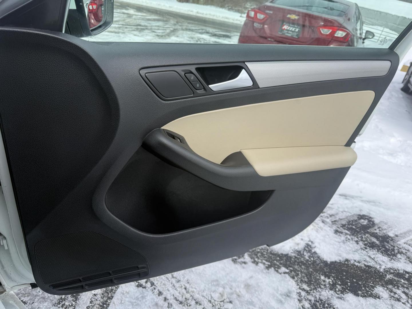 2017 White /Tan Volkswagen Jetta 1.4T SE 6A (3VWDB7AJXHM) with an 1.4L I4 DOHC 20V Turbo engine, Automatic transmission, located at 11115 Chardon Rd. , Chardon, OH, 44024, (440) 214-9705, 41.580246, -81.241943 - 2017 Volkswagen Jetta SE – Efficient Performance, Modern Safety, and Everyday Comfort Enjoy the perfect combination of sporty performance and premium features with this 2017 Volkswagen Jetta SE. Powered by an efficient 1.4L turbocharged I4 engine and a smooth 6-speed automatic transmission, thi - Photo#45