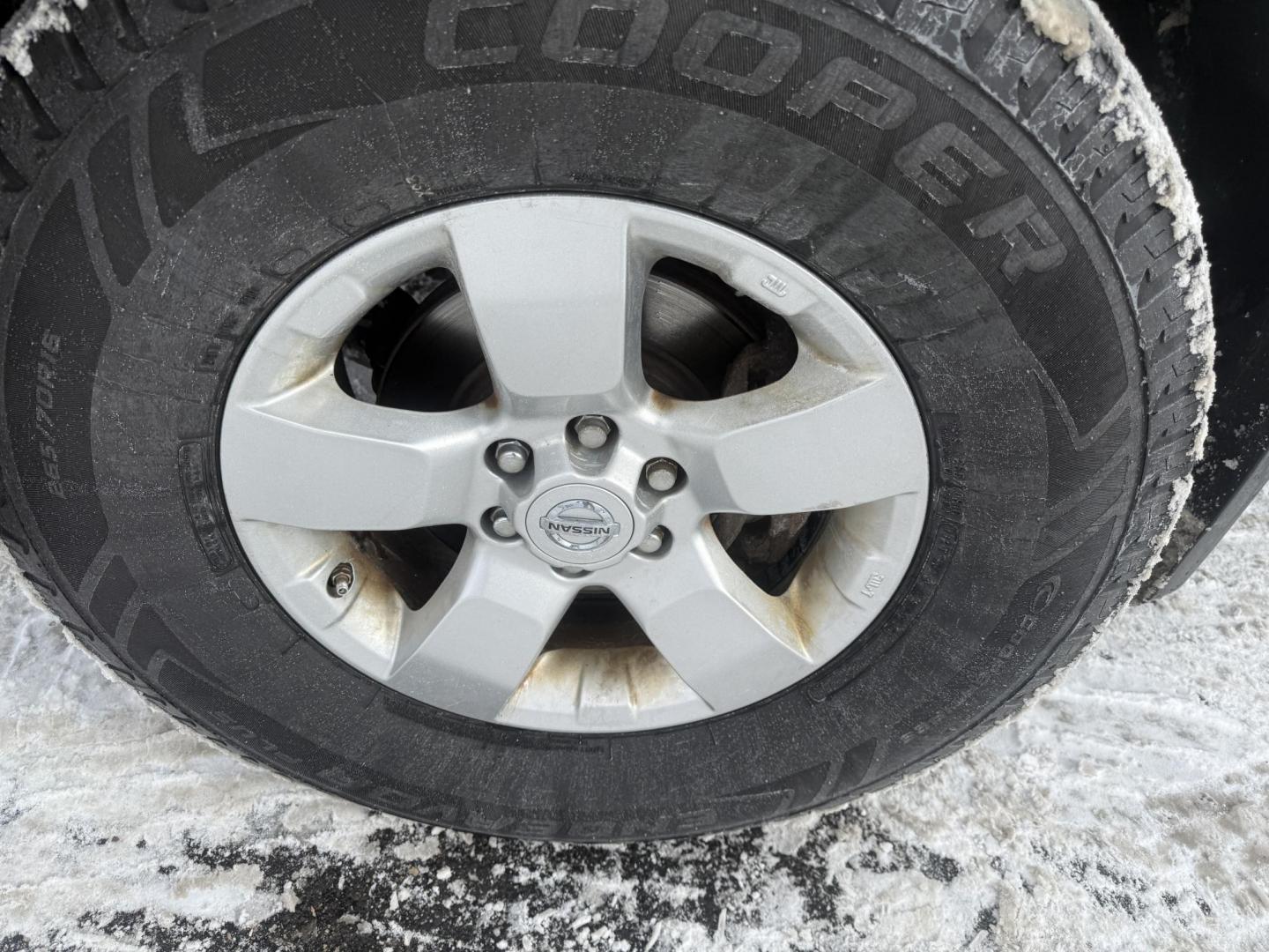 2013 Silver /Gray Nissan Frontier SV V6 King Cab 4WD (1N6AD0CW2DN) with an 4.0L V6 DOHC 24V engine, Automatic transmission, located at 11115 Chardon Rd. , Chardon, OH, 44024, (440) 214-9705, 41.580246, -81.241943 - 2013 Nissan Frontier SV King Cab 4WD – Rugged Capability, Reliable Performance, and Everyday Comfort Take on any job or adventure with this 2013 Nissan Frontier SV King Cab 4WD. Powered by a robust 4.0L V6 engine and 5-speed automatic transmission, this midsize truck offers a strong 6,300-pound - Photo#26