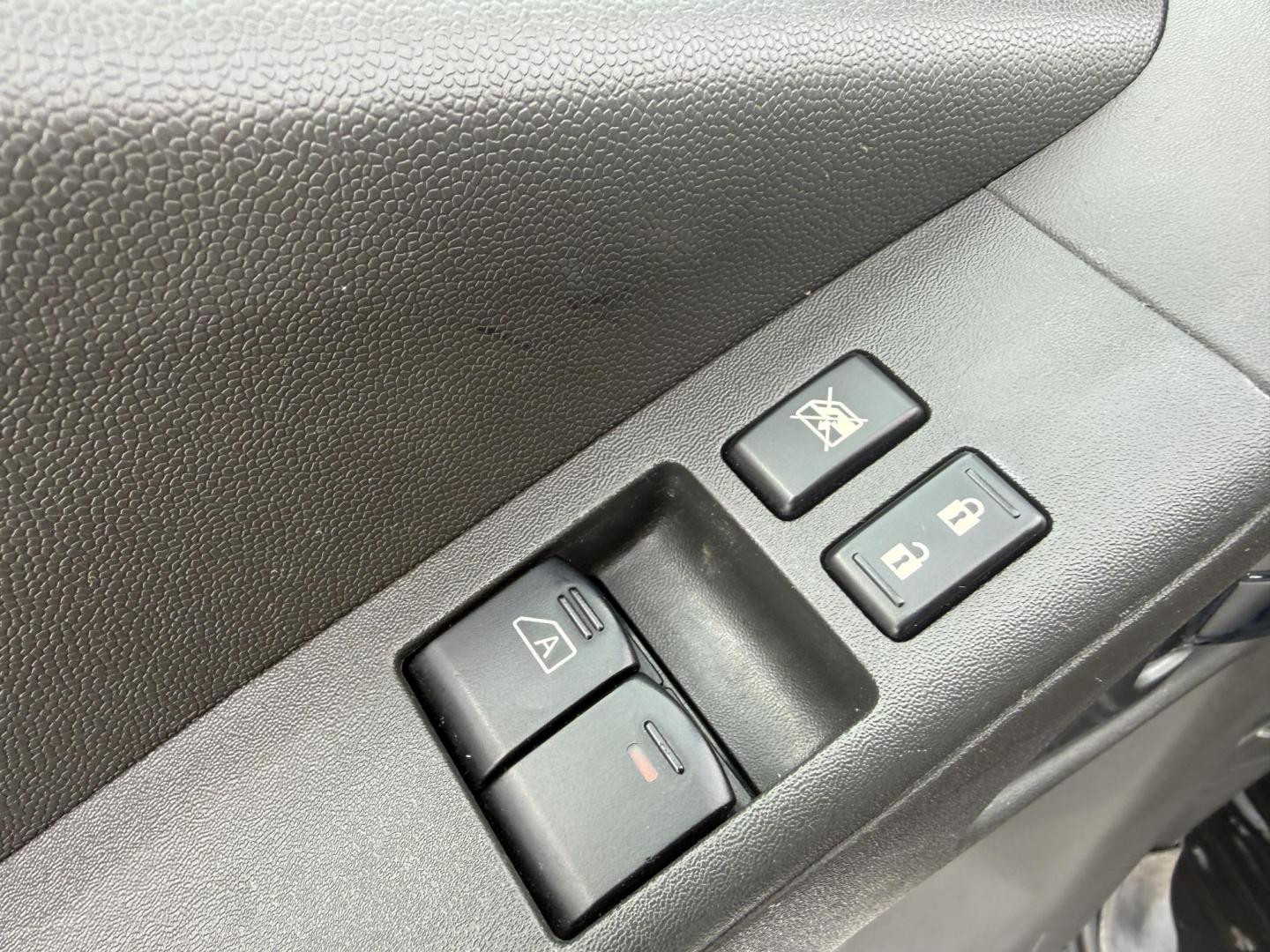 2013 Silver /Gray Nissan Frontier SV V6 King Cab 4WD (1N6AD0CW2DN) with an 4.0L V6 DOHC 24V engine, Automatic transmission, located at 11115 Chardon Rd. , Chardon, OH, 44024, (440) 214-9705, 41.580246, -81.241943 - 2013 Nissan Frontier SV King Cab 4WD – Rugged Capability, Reliable Performance, and Everyday Comfort Take on any job or adventure with this 2013 Nissan Frontier SV King Cab 4WD. Powered by a robust 4.0L V6 engine and 5-speed automatic transmission, this midsize truck offers a strong 6,300-pound - Photo#28