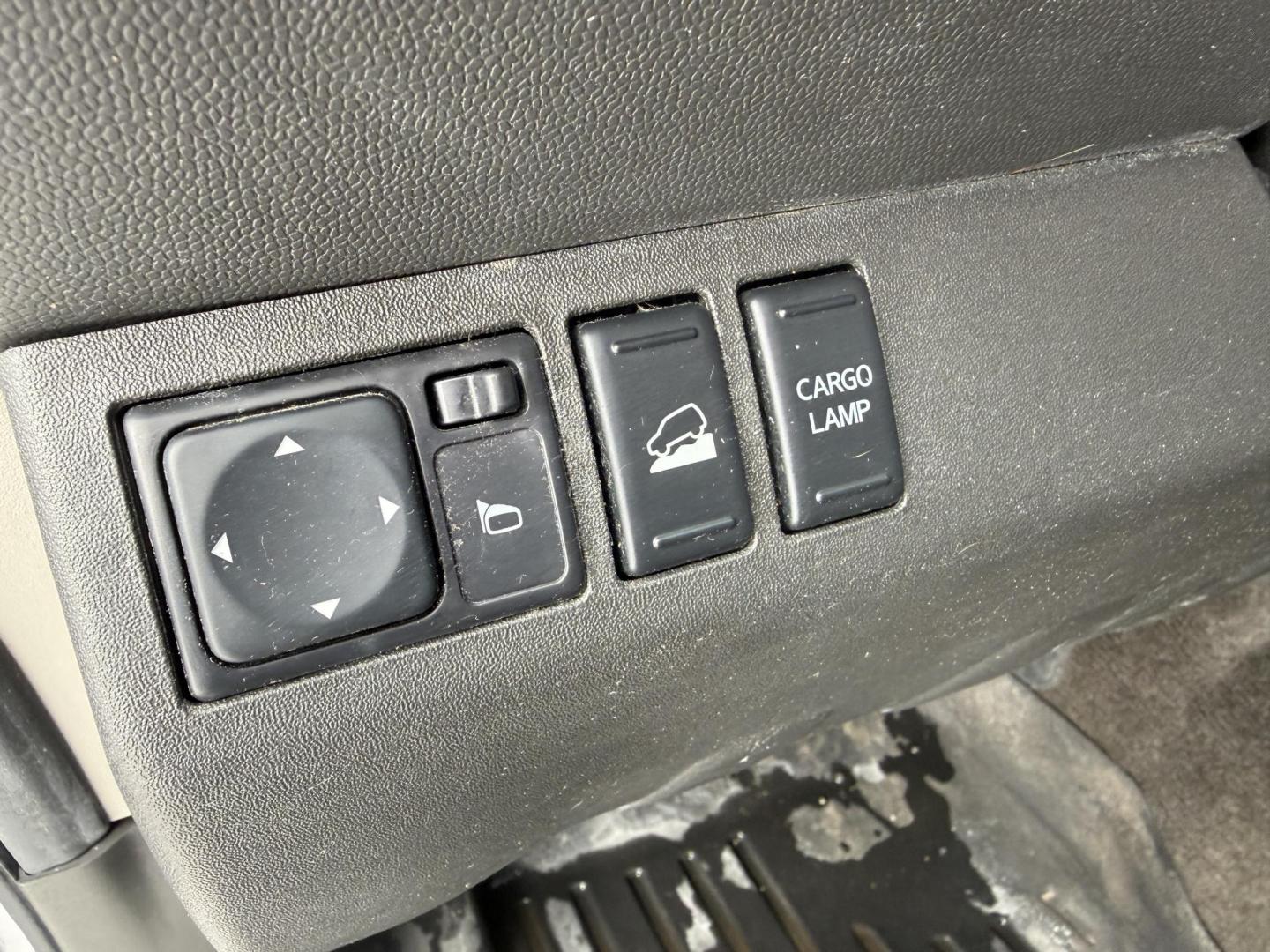 2013 Silver /Gray Nissan Frontier SV V6 King Cab 4WD (1N6AD0CW2DN) with an 4.0L V6 DOHC 24V engine, Automatic transmission, located at 11115 Chardon Rd. , Chardon, OH, 44024, (440) 214-9705, 41.580246, -81.241943 - 2013 Nissan Frontier SV King Cab 4WD – Rugged Capability, Reliable Performance, and Everyday Comfort Take on any job or adventure with this 2013 Nissan Frontier SV King Cab 4WD. Powered by a robust 4.0L V6 engine and 5-speed automatic transmission, this midsize truck offers a strong 6,300-pound - Photo#7