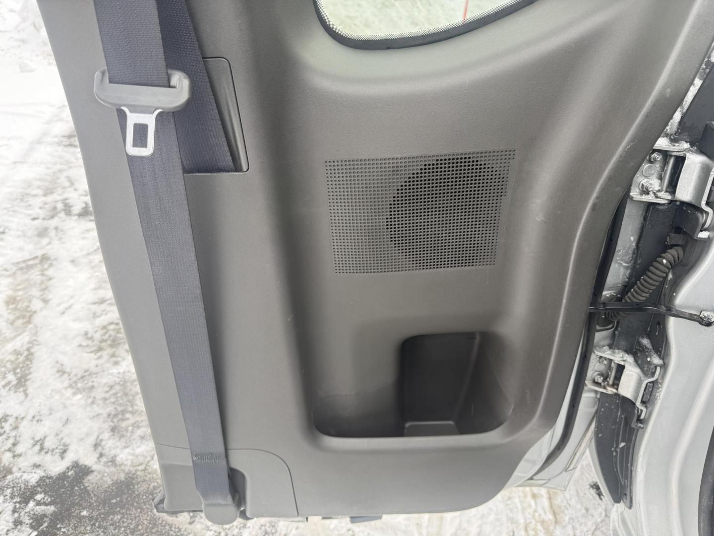 2013 Silver /Gray Nissan Frontier SV V6 King Cab 4WD (1N6AD0CW2DN) with an 4.0L V6 DOHC 24V engine, Automatic transmission, located at 11115 Chardon Rd. , Chardon, OH, 44024, (440) 214-9705, 41.580246, -81.241943 - 2013 Nissan Frontier SV King Cab 4WD – Rugged Capability, Reliable Performance, and Everyday Comfort Take on any job or adventure with this 2013 Nissan Frontier SV King Cab 4WD. Powered by a robust 4.0L V6 engine and 5-speed automatic transmission, this midsize truck offers a strong 6,300-pound - Photo#37