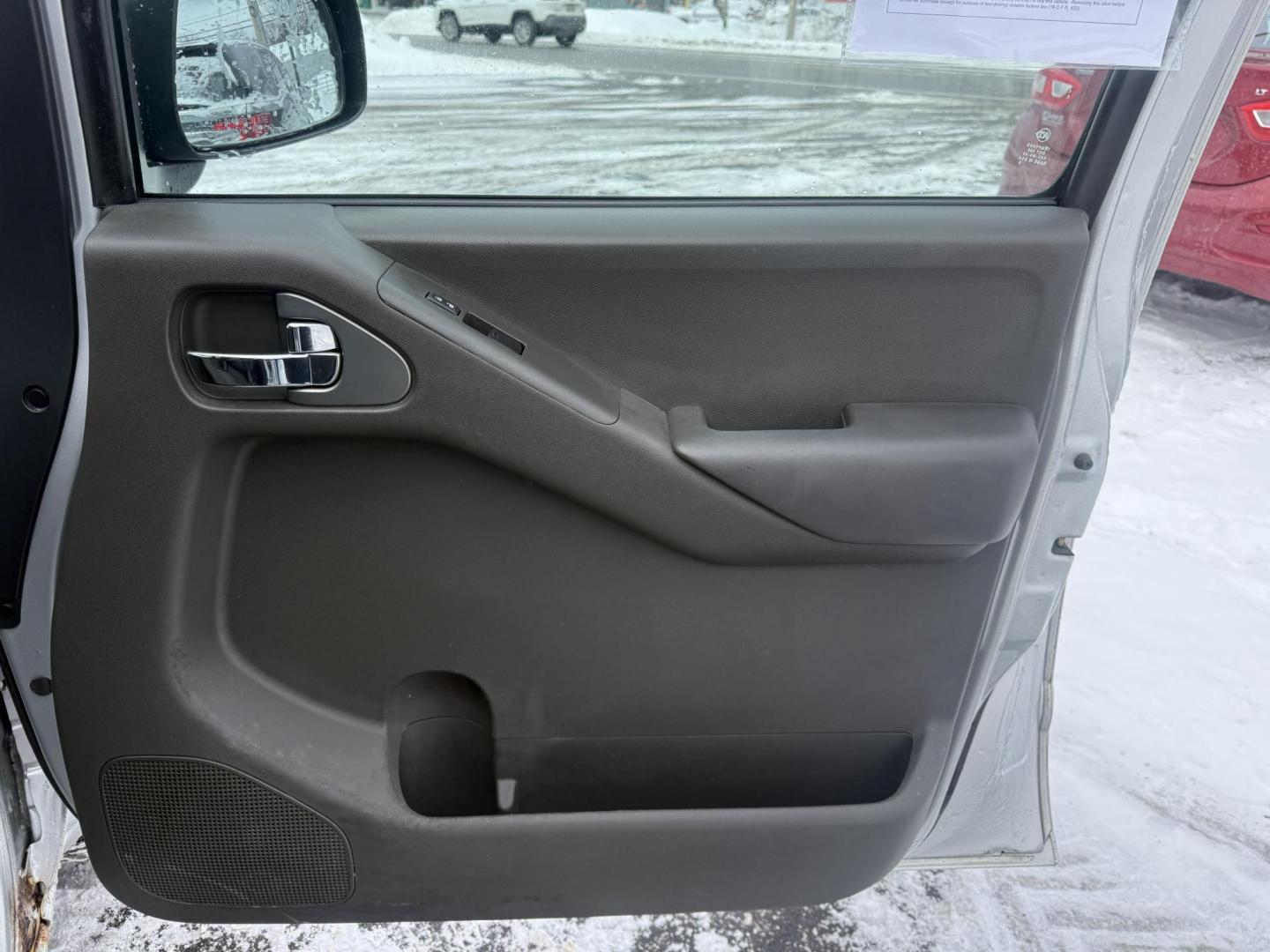 2013 Silver /Gray Nissan Frontier SV V6 King Cab 4WD (1N6AD0CW2DN) with an 4.0L V6 DOHC 24V engine, Automatic transmission, located at 11115 Chardon Rd. , Chardon, OH, 44024, (440) 214-9705, 41.580246, -81.241943 - 2013 Nissan Frontier SV King Cab 4WD – Rugged Capability, Reliable Performance, and Everyday Comfort Take on any job or adventure with this 2013 Nissan Frontier SV King Cab 4WD. Powered by a robust 4.0L V6 engine and 5-speed automatic transmission, this midsize truck offers a strong 6,300-pound - Photo#41